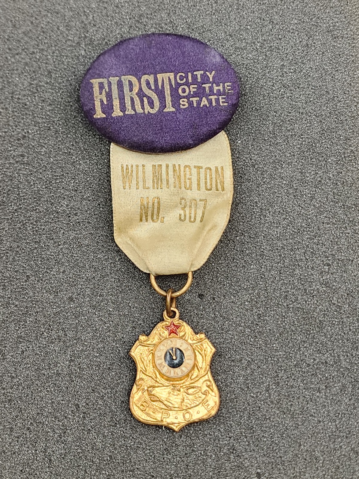 Vintage BPOE First City Of The State Wilmignton No 307 Metal Badge And Button