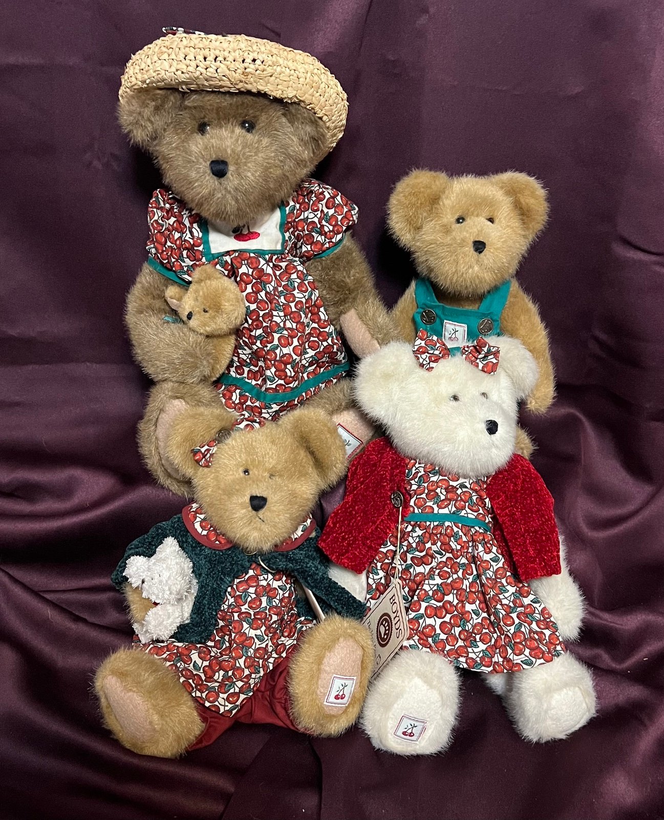Boyds Bears Cherrybeary Family