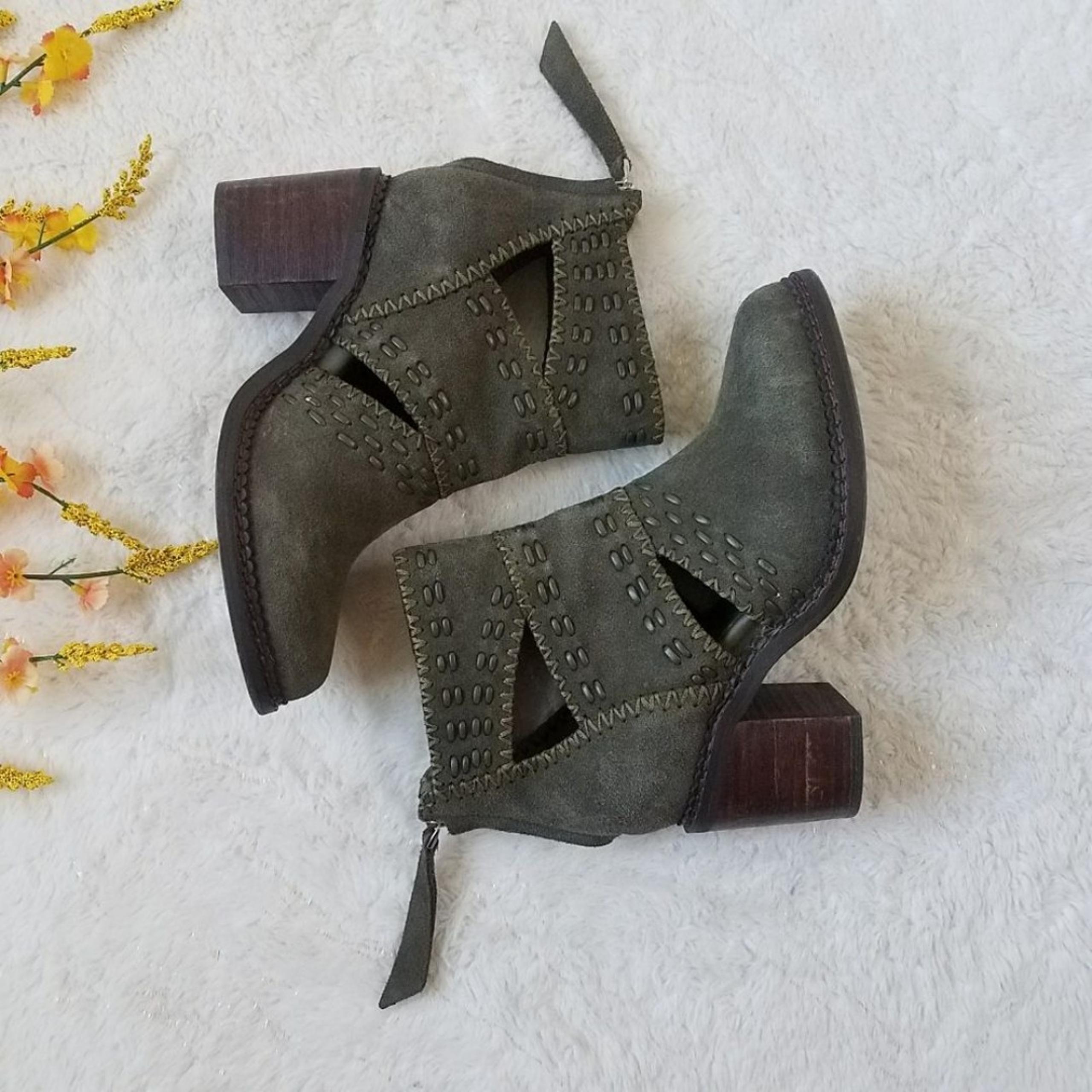 Sbicca Jossly Ankle Suede Booties