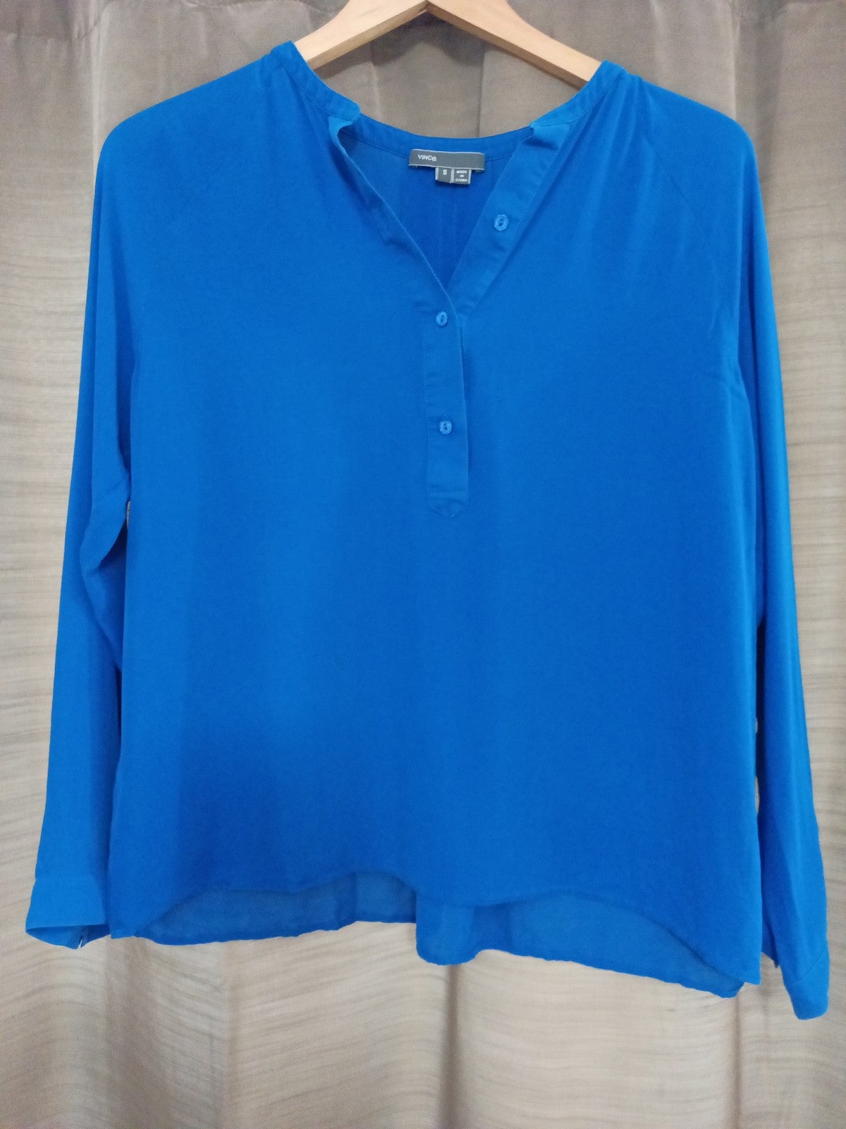 Vince 100% Silk dressy blue blouse size small