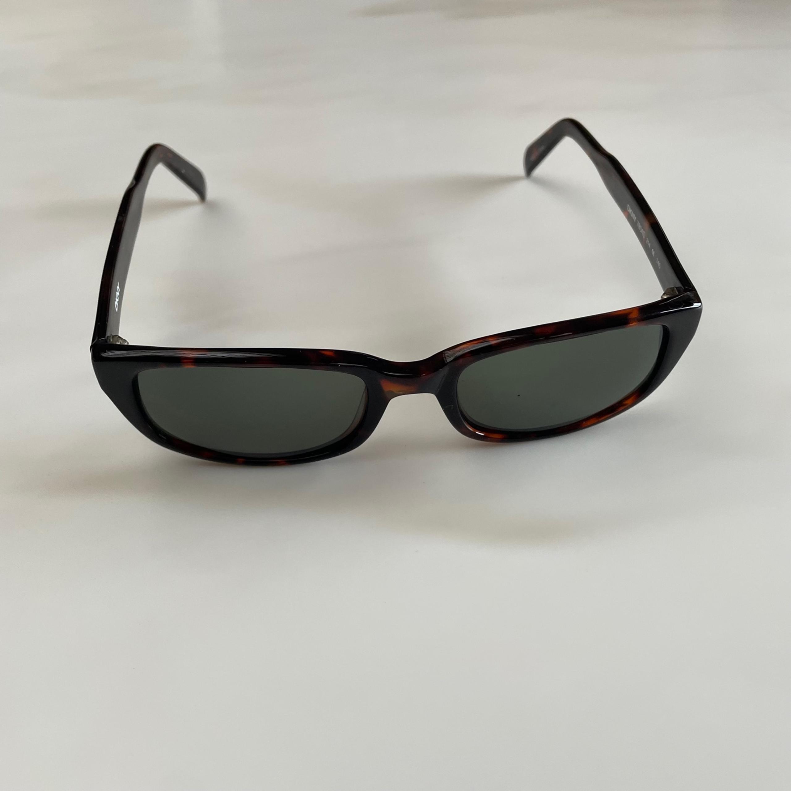 GUC DKNY tortoise sunglasses