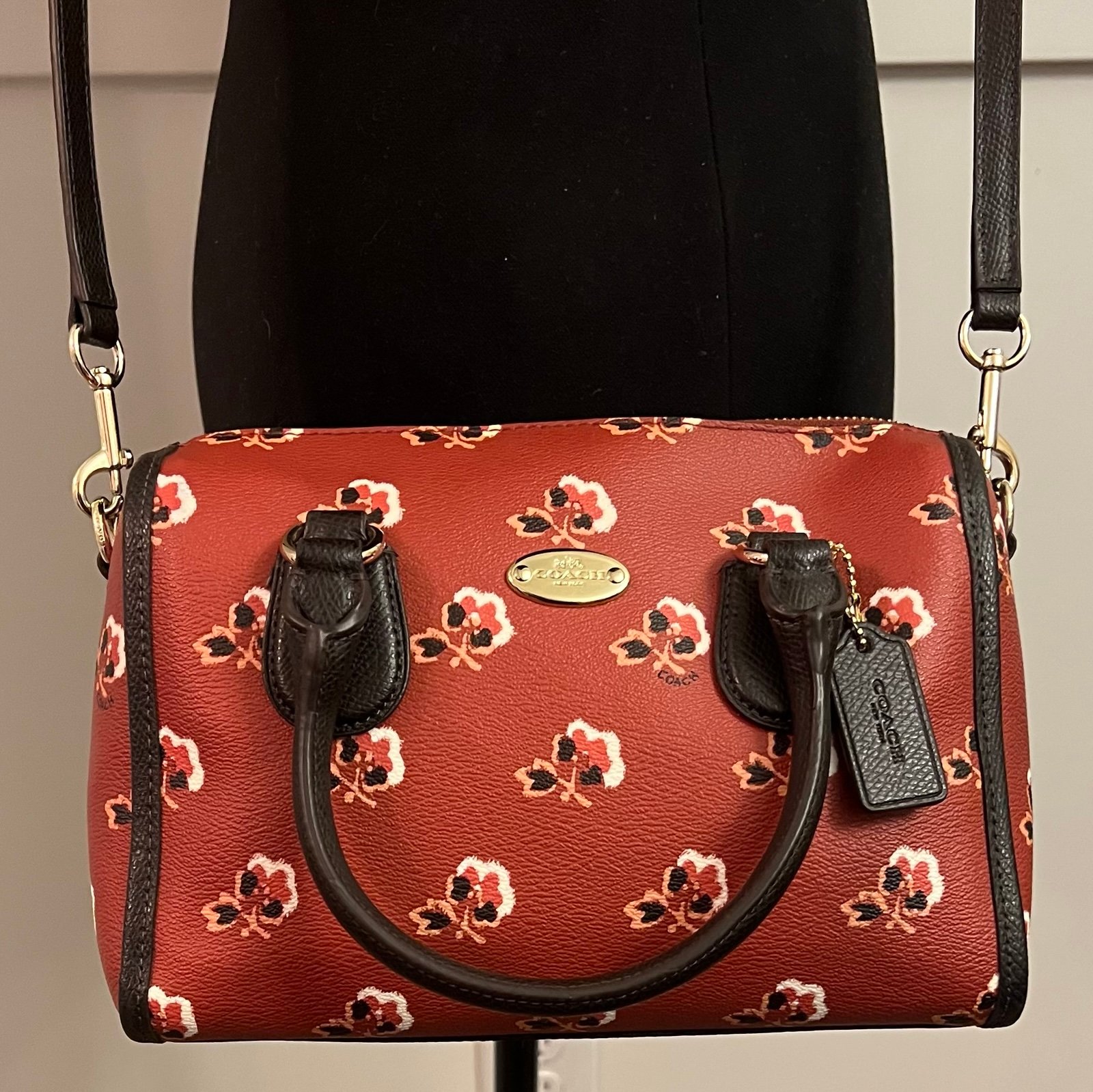 Coach Mini Bennett Crossbody Bag in Bramble Rose Print