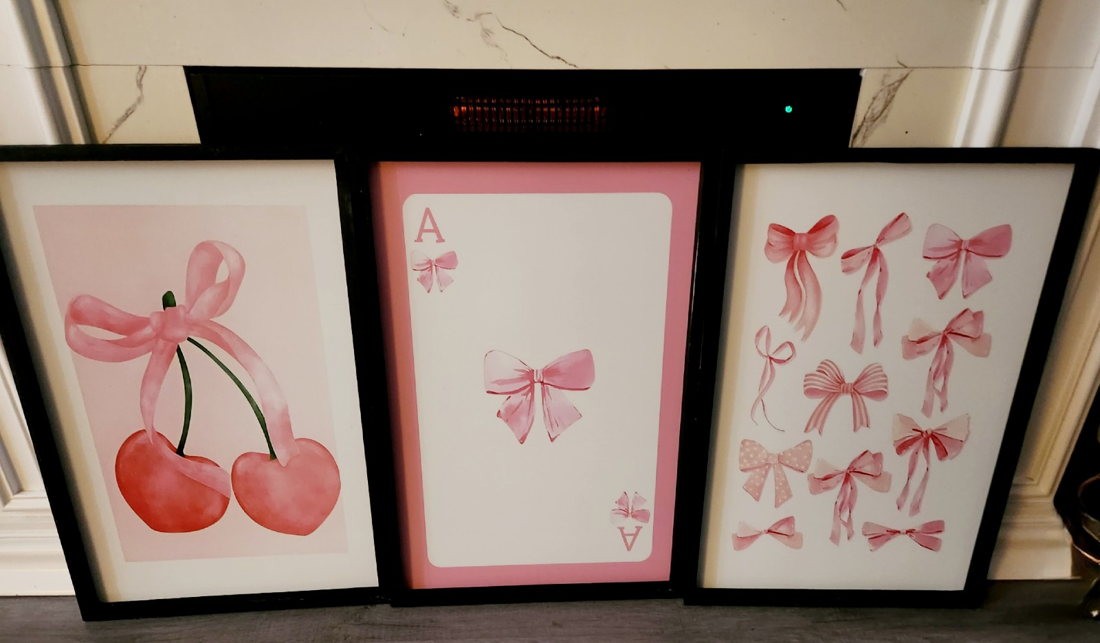 Set of 3 pink bow wall pictures