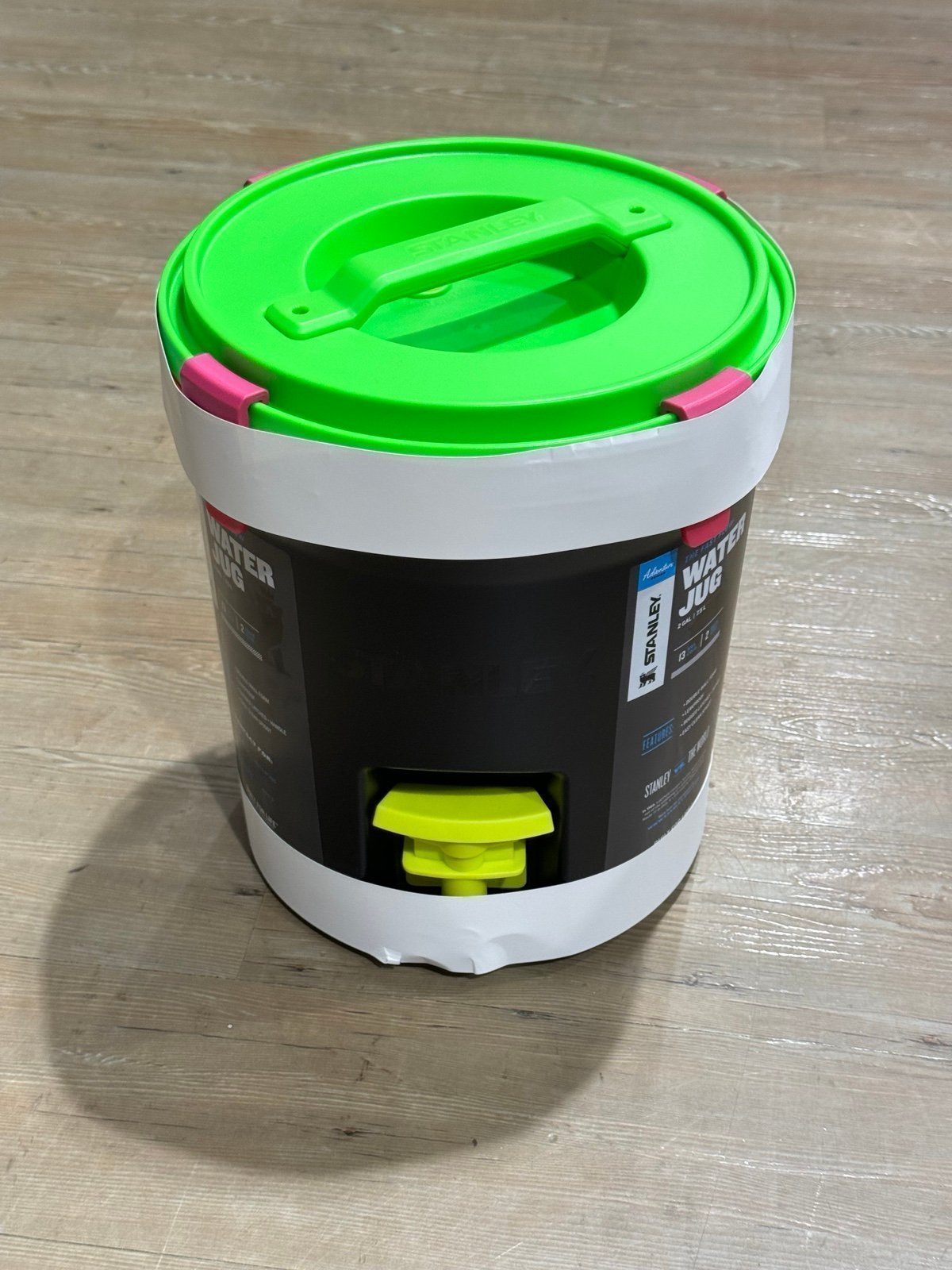 stanley neon 2 gallon aventure fast flow water jug