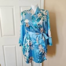 Morgan Taylor silky floral kimono robe