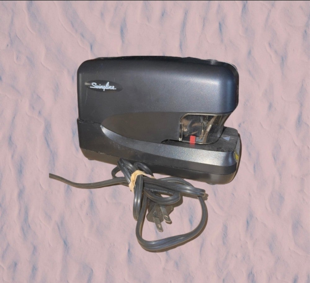 Swingline Black High-Capacity Flat Clinch Electric Stapler