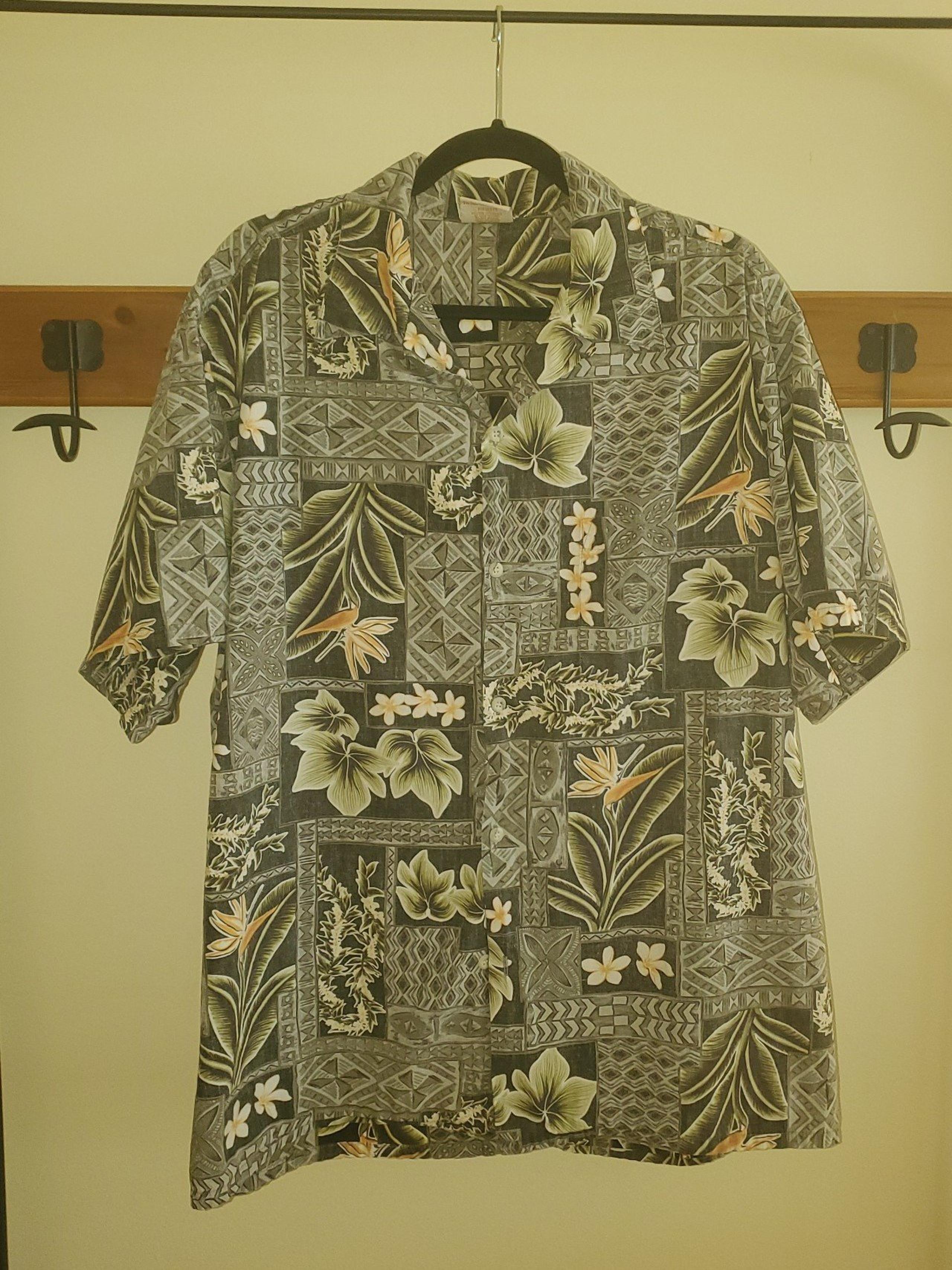 Go Barefoot Hawaiian Shirt