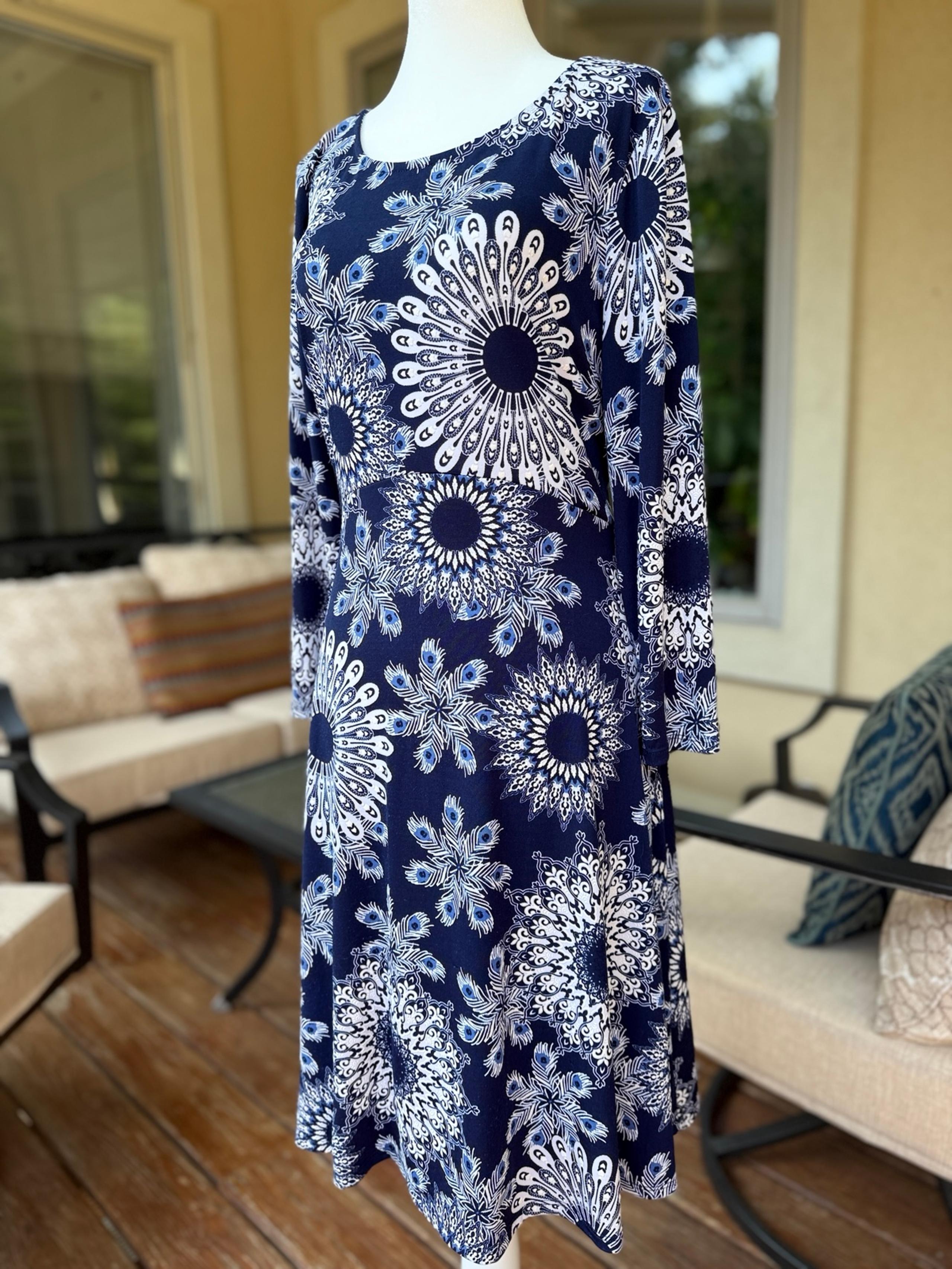 Beige by ECI Peacock Print Midi Dress Large Textured Navy Long Sleeve