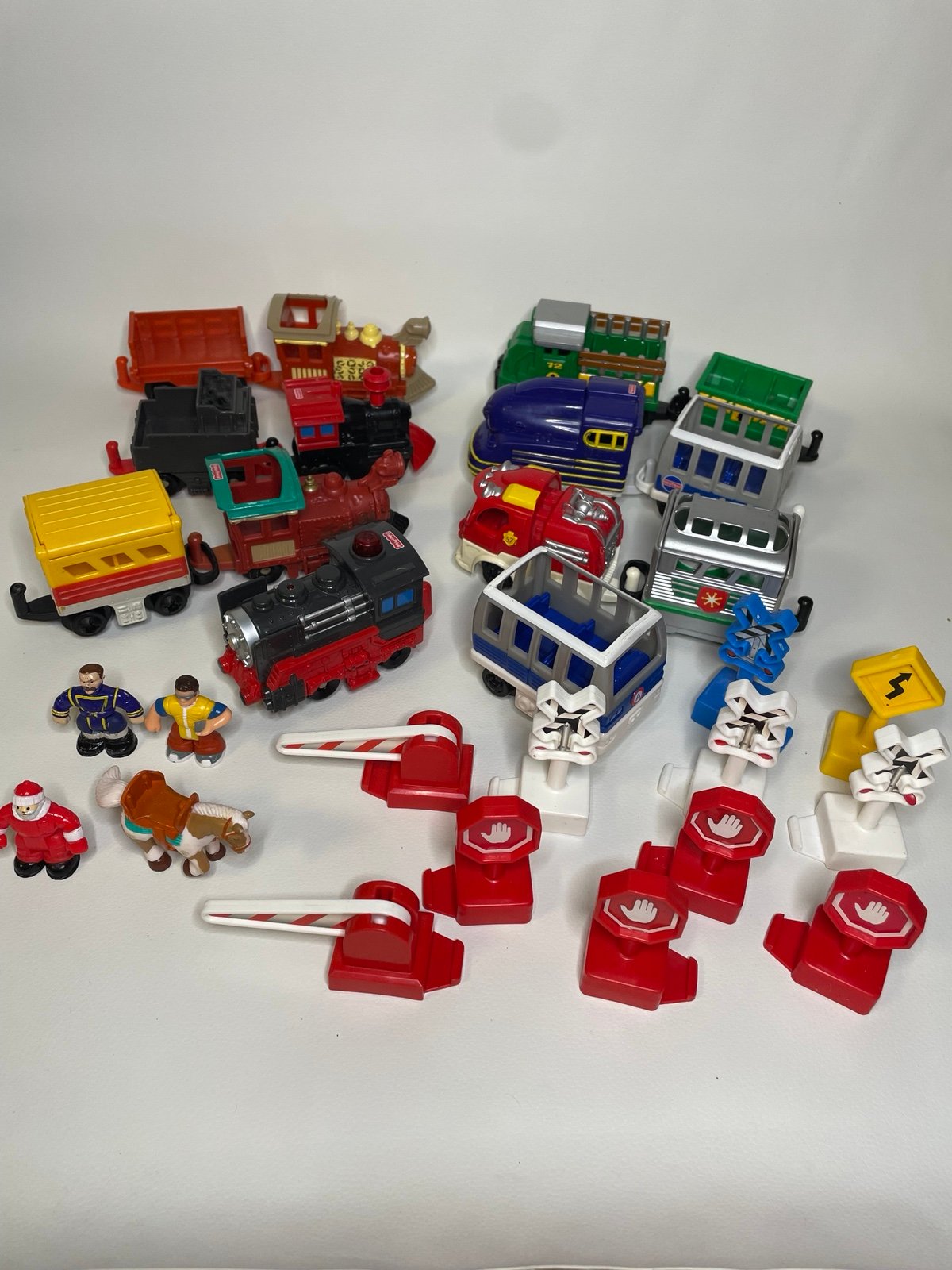 Early 2000s fisher price GeoTrax lot with figurines