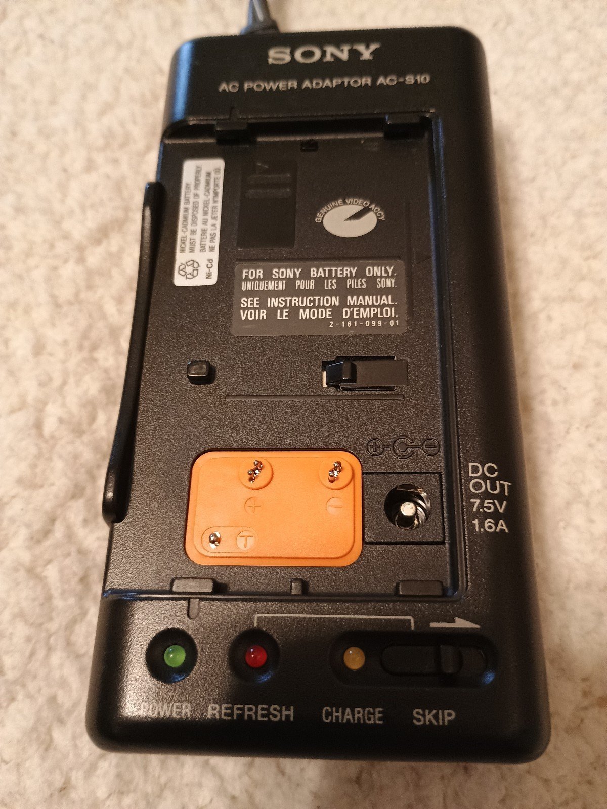 SONY AC-S-10 BATTERY CHARGER *VGC