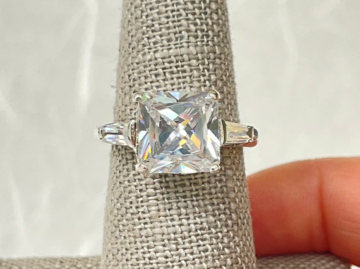 Sterling Silver Solitaire Square Cut Cubic Zirconia with Accents Ring SR-3339