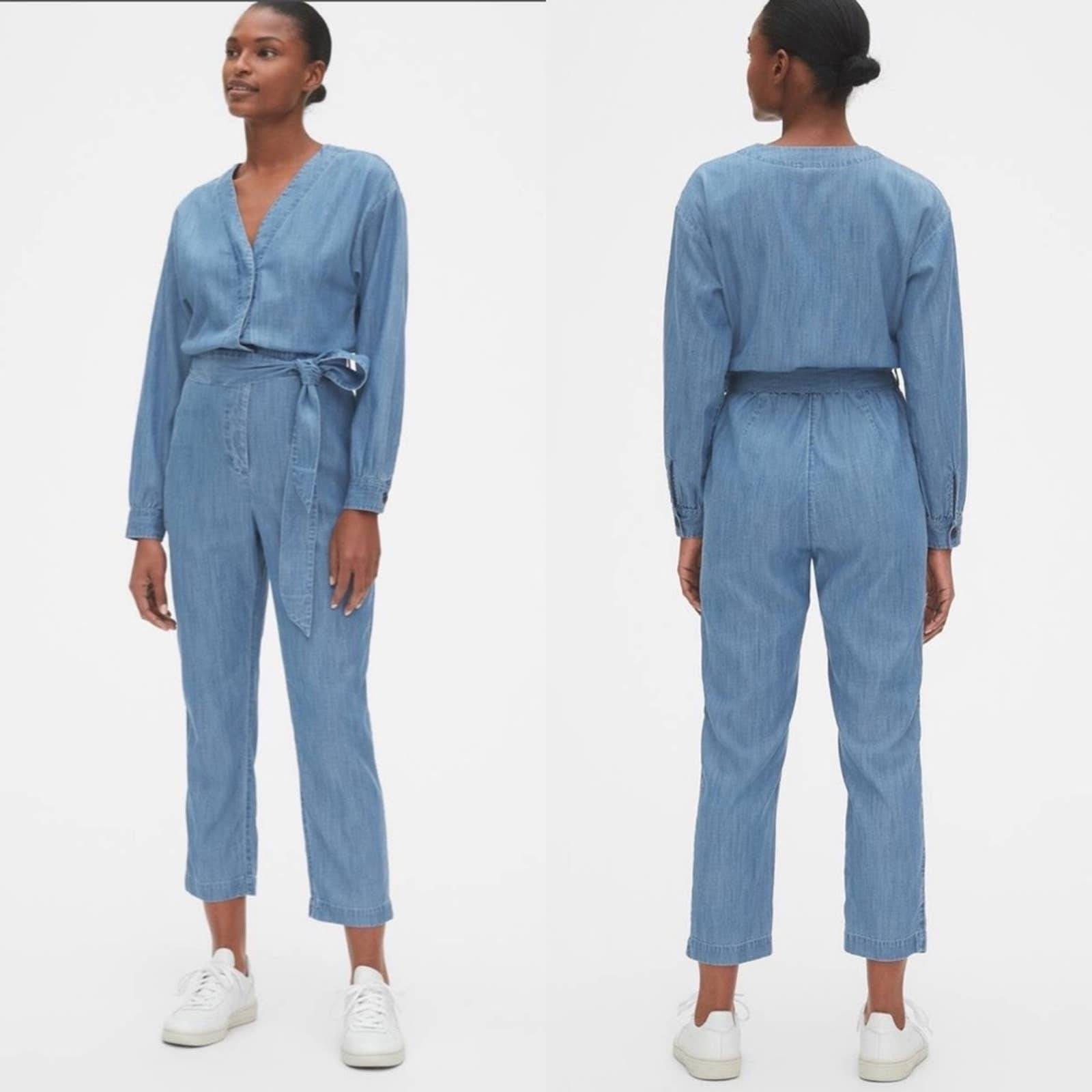 Gap chambray jean denim v-neck tie belt jumpsuit jumper romper