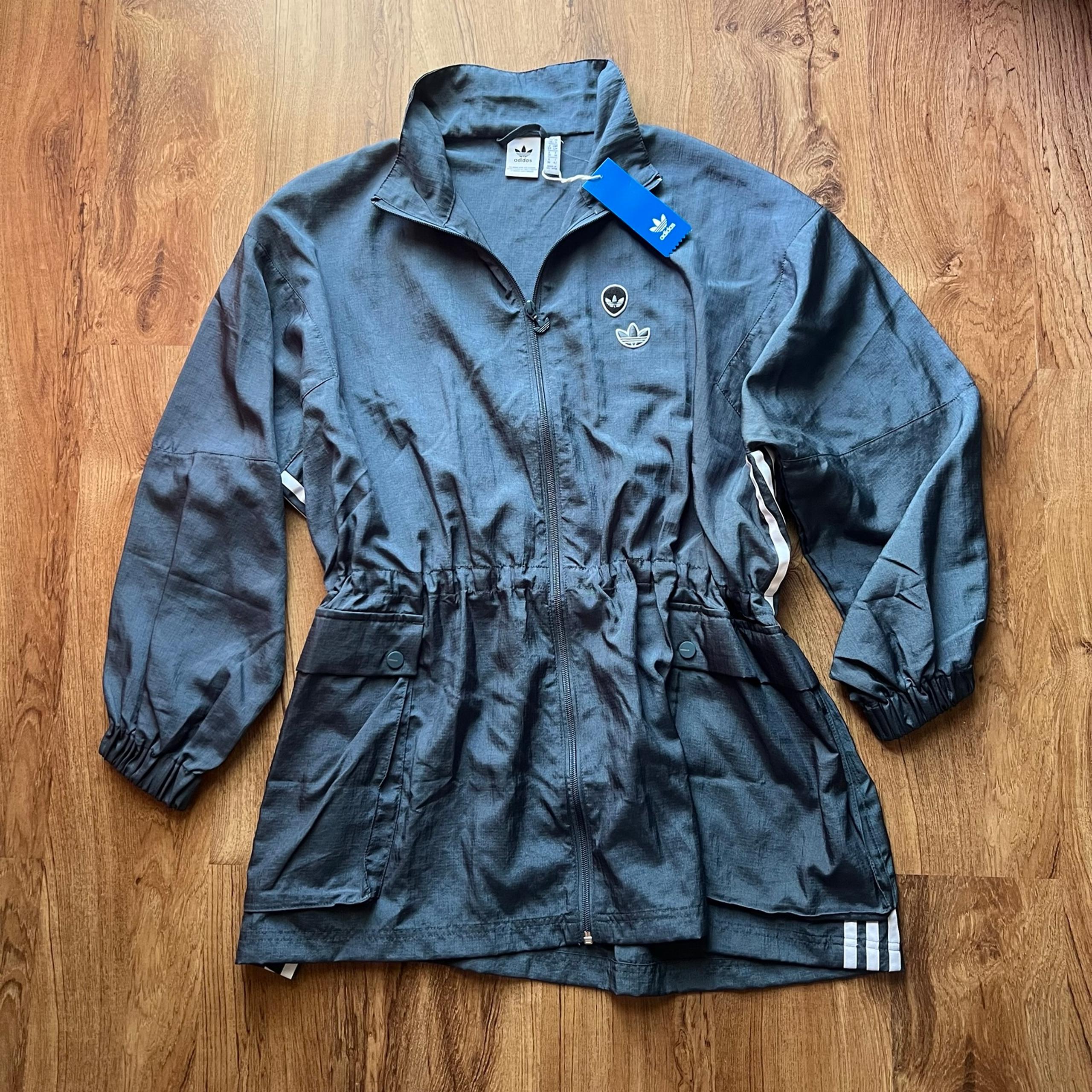 NWT Adidas Long Patch Pocket Lightweight Windbreaker Women’s Small MSRP $130