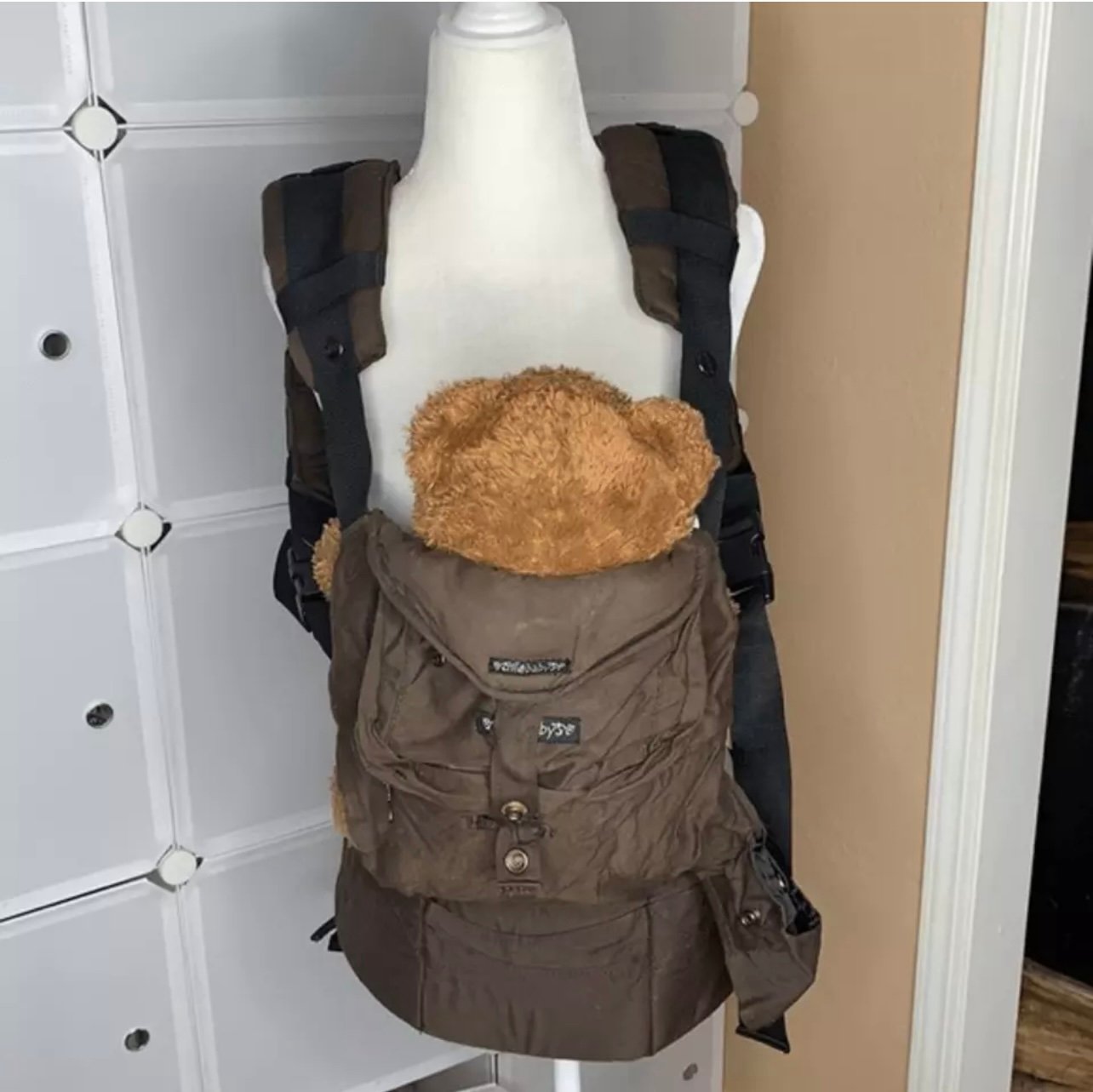 Lillbaby Every Wear Organic Five-Position Child Carrier In Brown