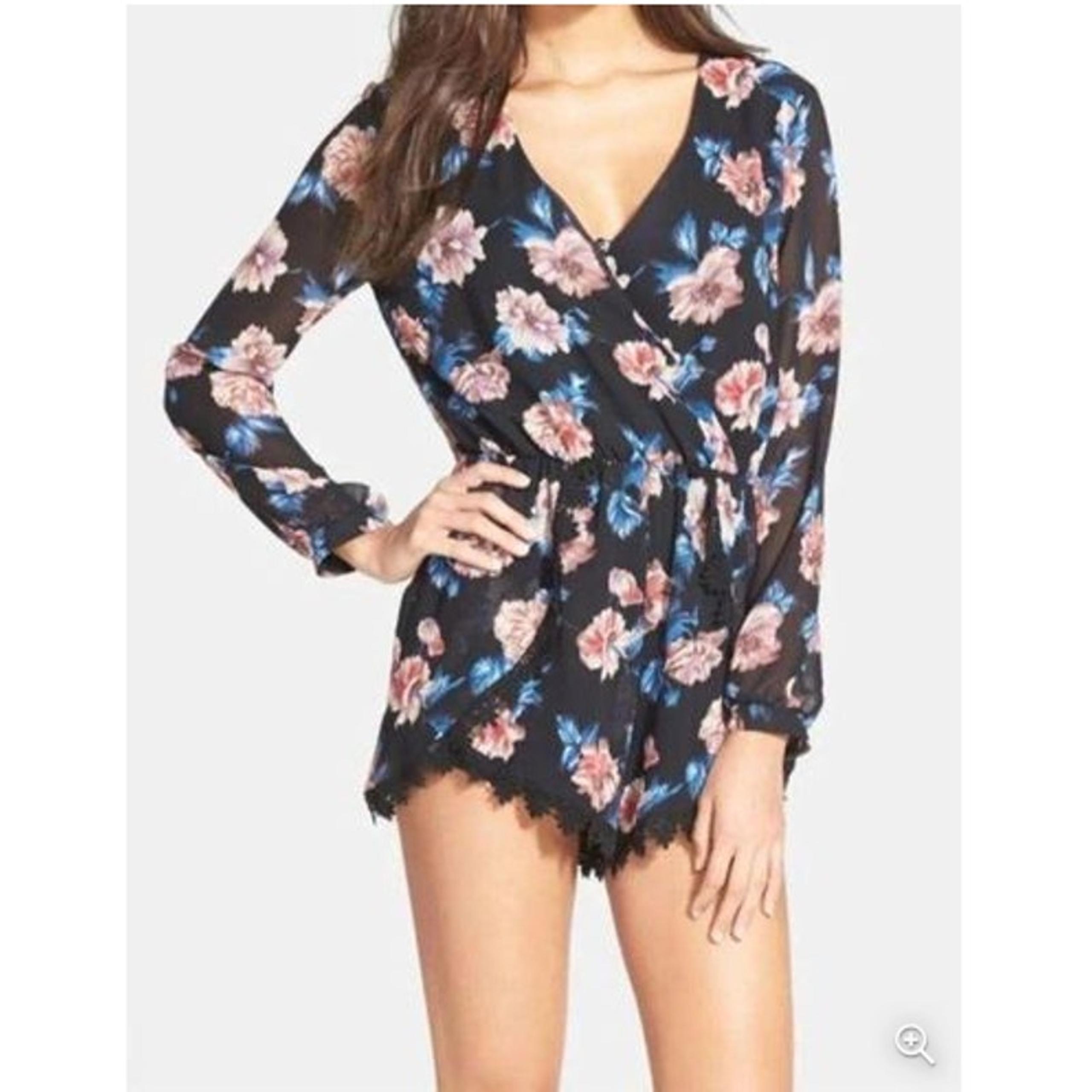 ASTR Nordstrom Floral Print Romper Long Sleeve Lace Trim Black Pink S
