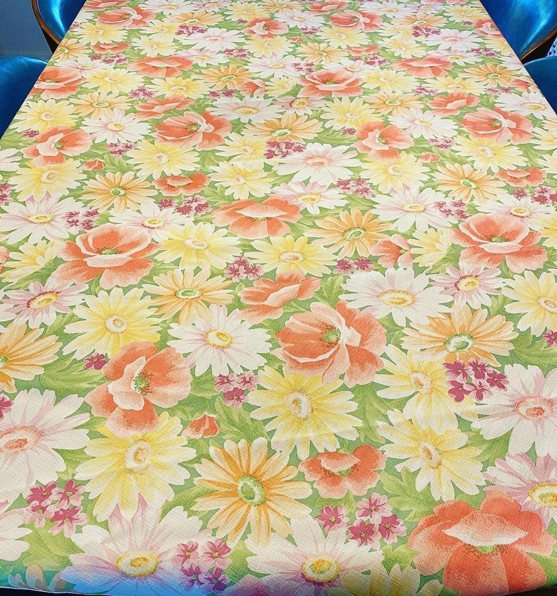 Midmod vintage tablecloth & napkins