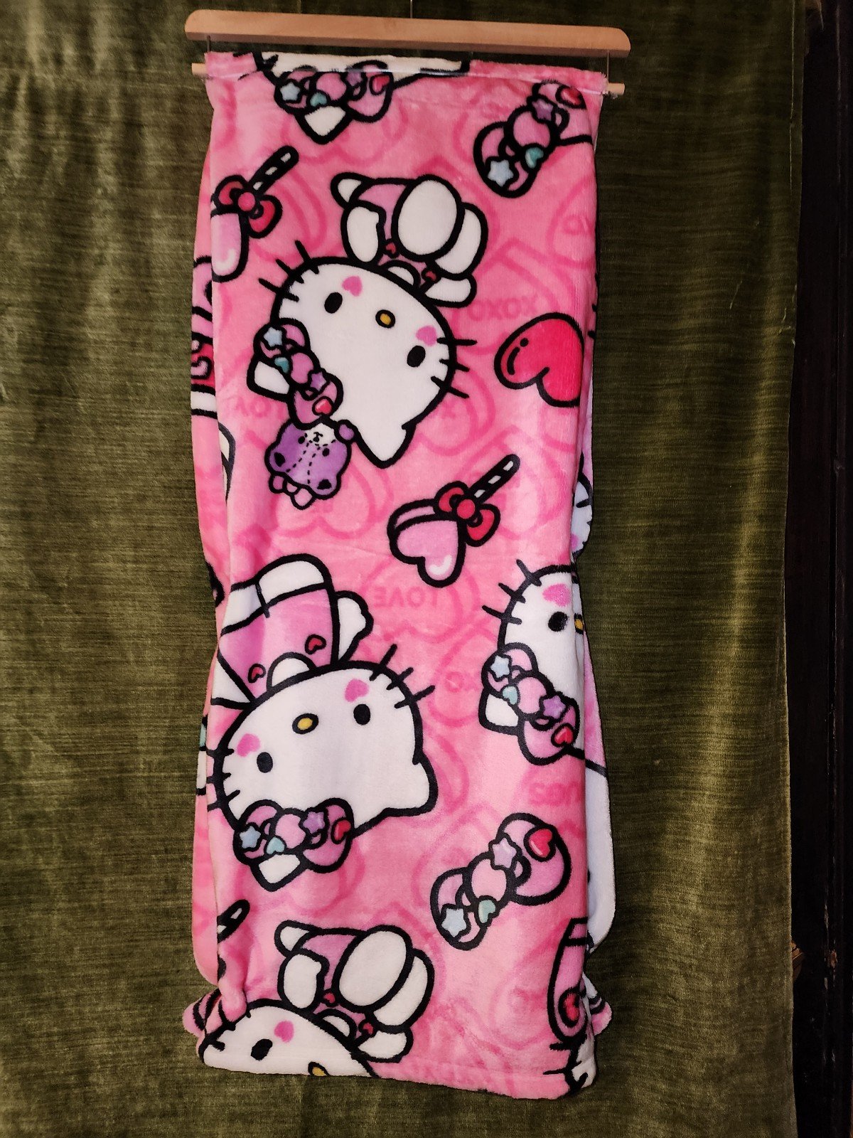 NWT Hello Kitty Very Sweet Treats Pink Hearts Valentines Throw Blanket PRICEFIRM