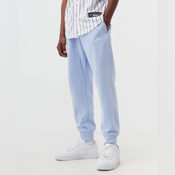Nike Mens Sportswear Club Fleece Standard Fit Taper Leg Regular Length Joggers