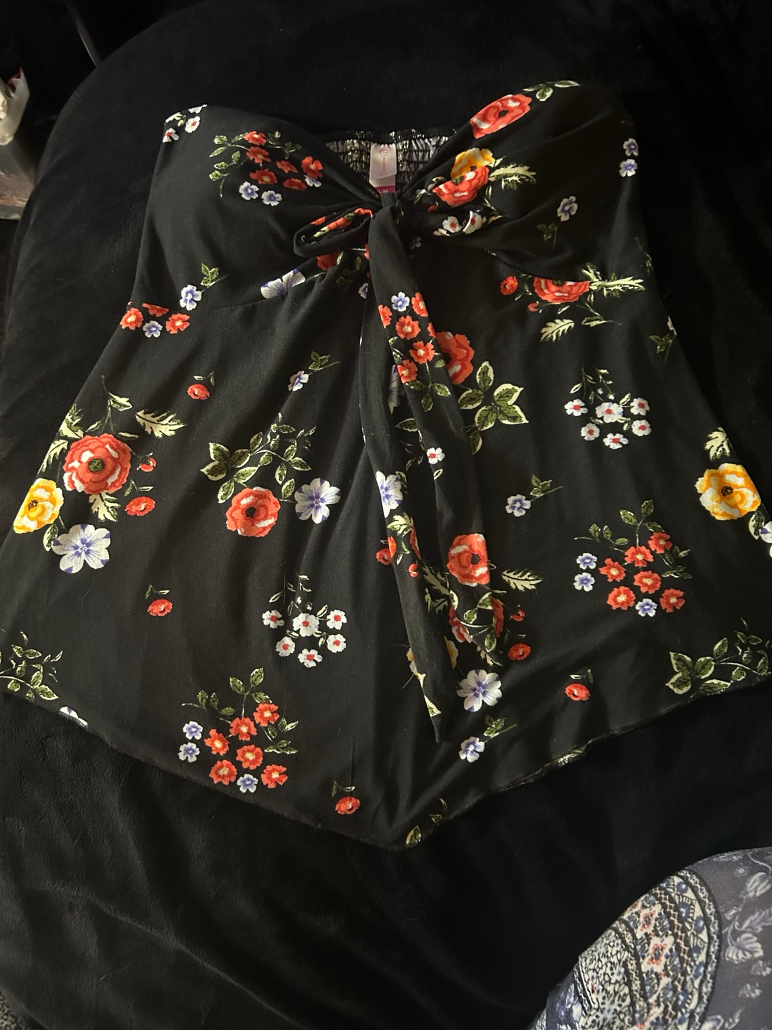 No boundaries halter top size XL