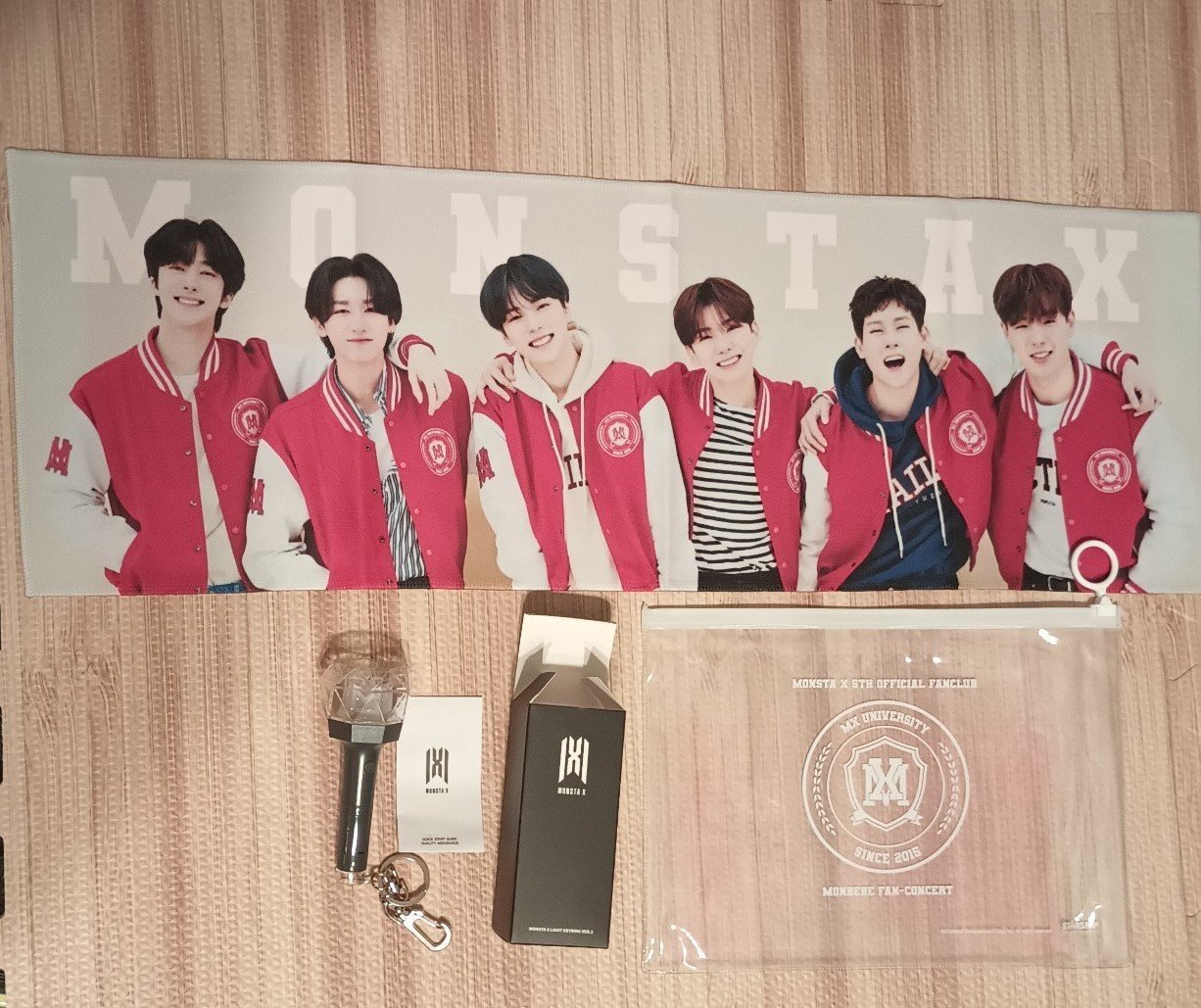 Monsta X MX University slogan mini lightstick keychain set (2)