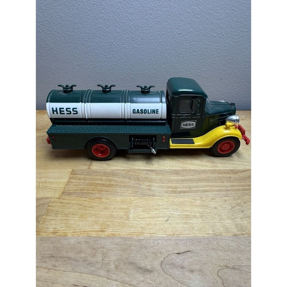Vintage 1987 Hess Toy Truck Bank Original Box Working Lights