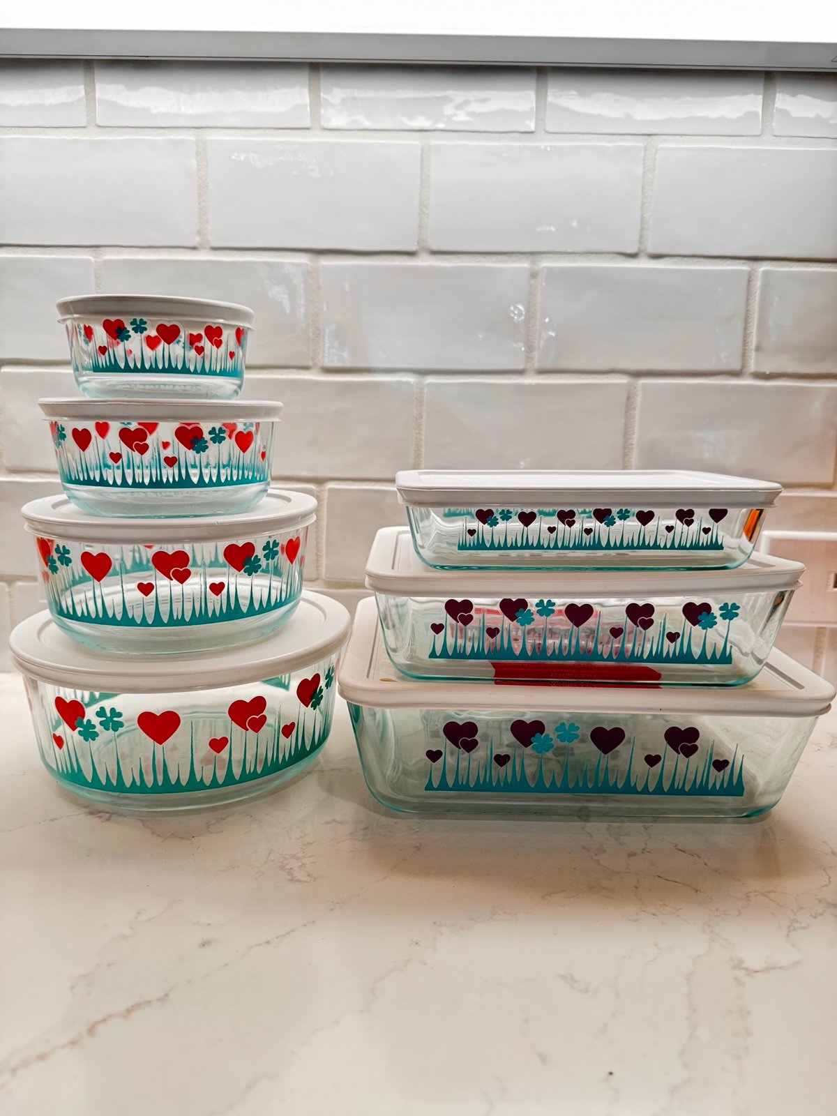 Set of 7 Pyrex round and rectangle glass containers heart
