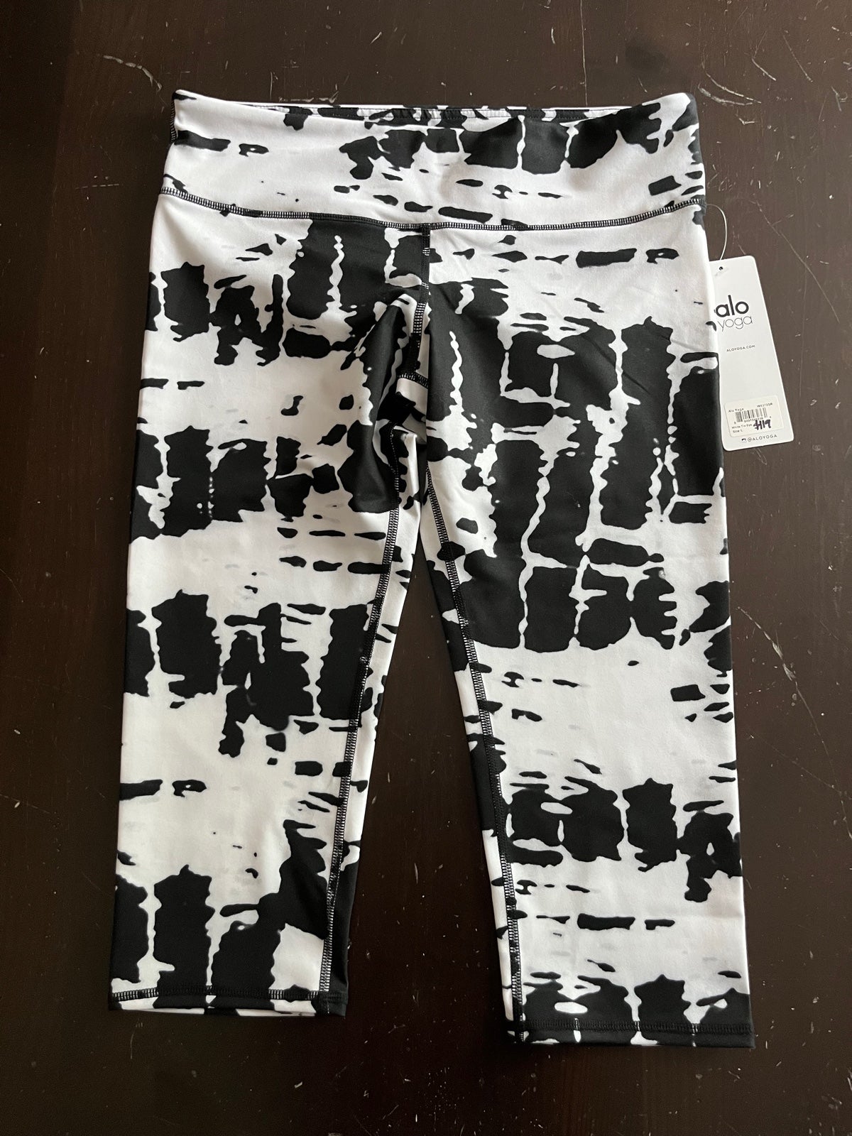 alo yoga leggings