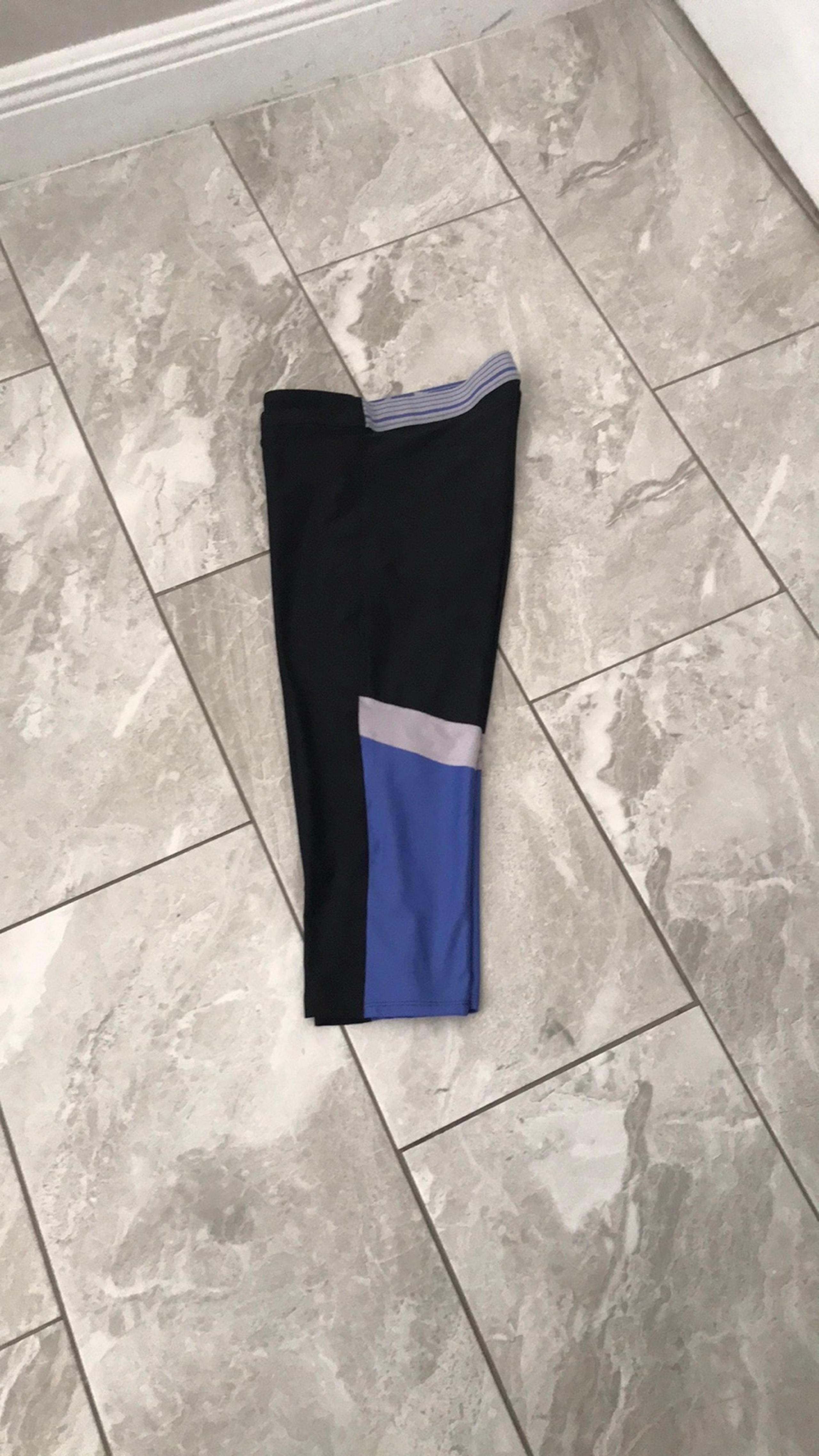 UNDER ARMOUR Women Pilates / Activewear Cropped Legging’s | L