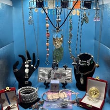 45+ Pc. Nice Mix Of Collectibles, JEWELRY & GEMSTONES & More See PICS Rings And?