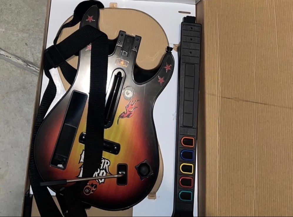 Nintendo Wii Wireless Guitar Hero RedOctane Sunburst Controller 95455.805 w/ box