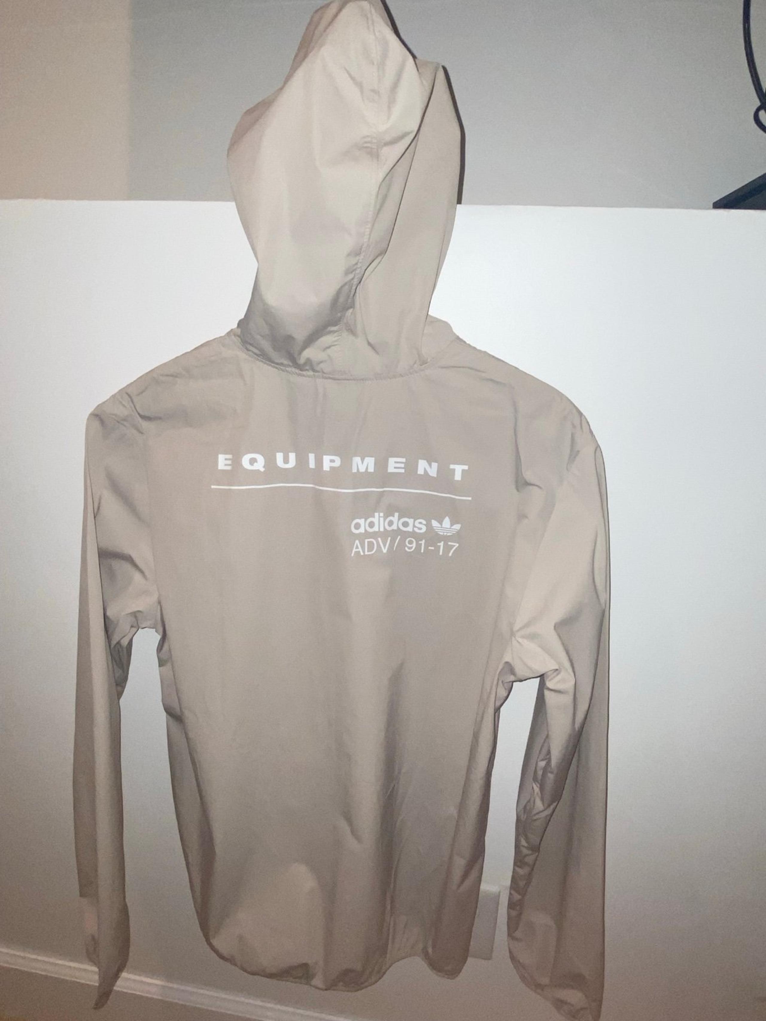 ADIDAS EQUIPMENT BK/PRNT FULL ZIP HOODED WINDBREAKER