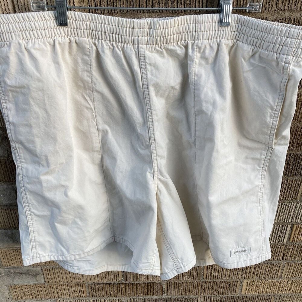 Men's Patagonia Funhogger 2XL Undyed Beige Khaki 6 Drawstring MSRP 75.00