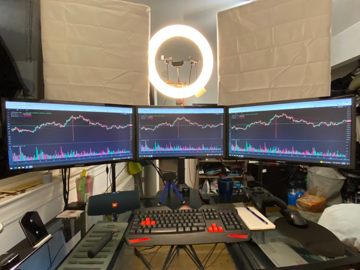 Samsung monitor and holder
