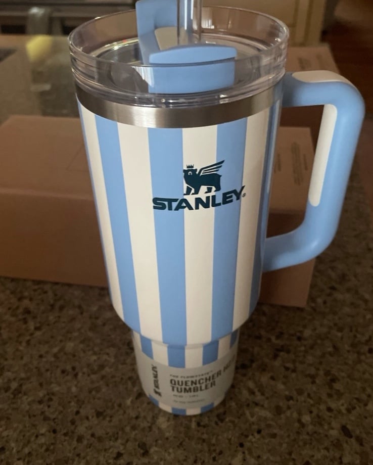 Stanley 40 oz tumbler