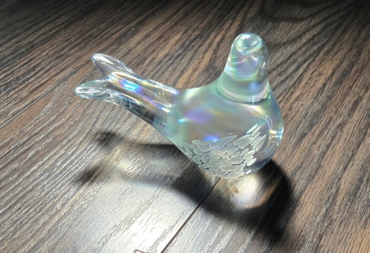 Vintage (70s) SILVESTRI Iridescent Art Glass "Rainbow Snow Bird" BEAUTIFUL!