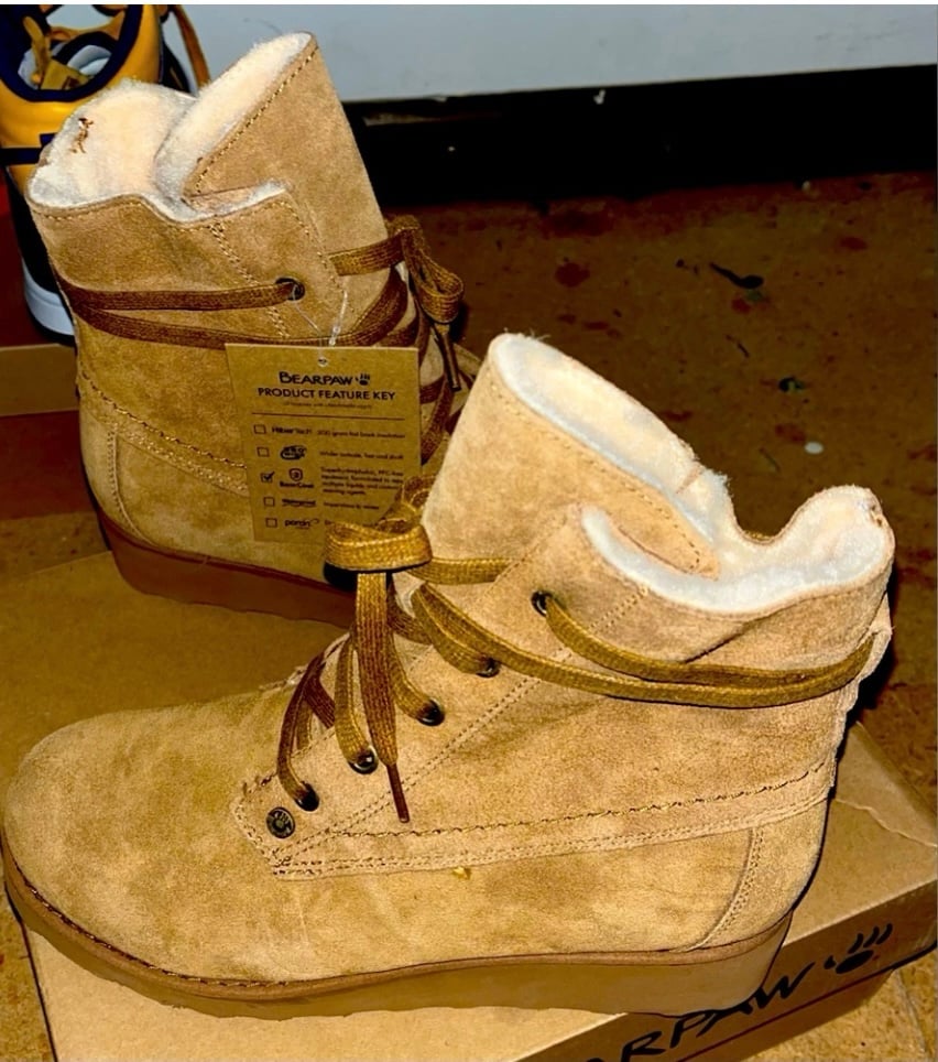 ⚡️NEW⚡️Bearpaw ‘Krista 2025W’ Lace-Up Boots (Hickory), Women’s Size 8