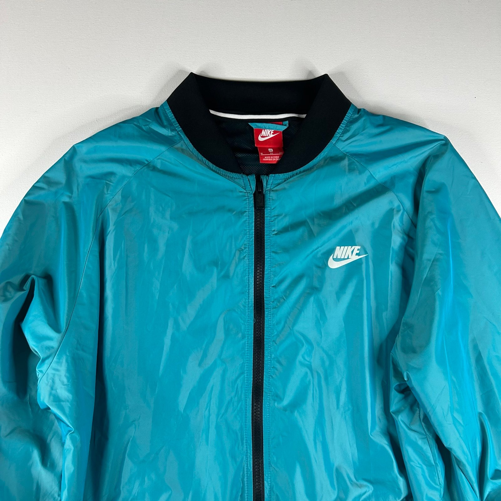 NWOT Nike Jacket Teal Fluorescent Lightweight Full Zip Running Windbreaker XL