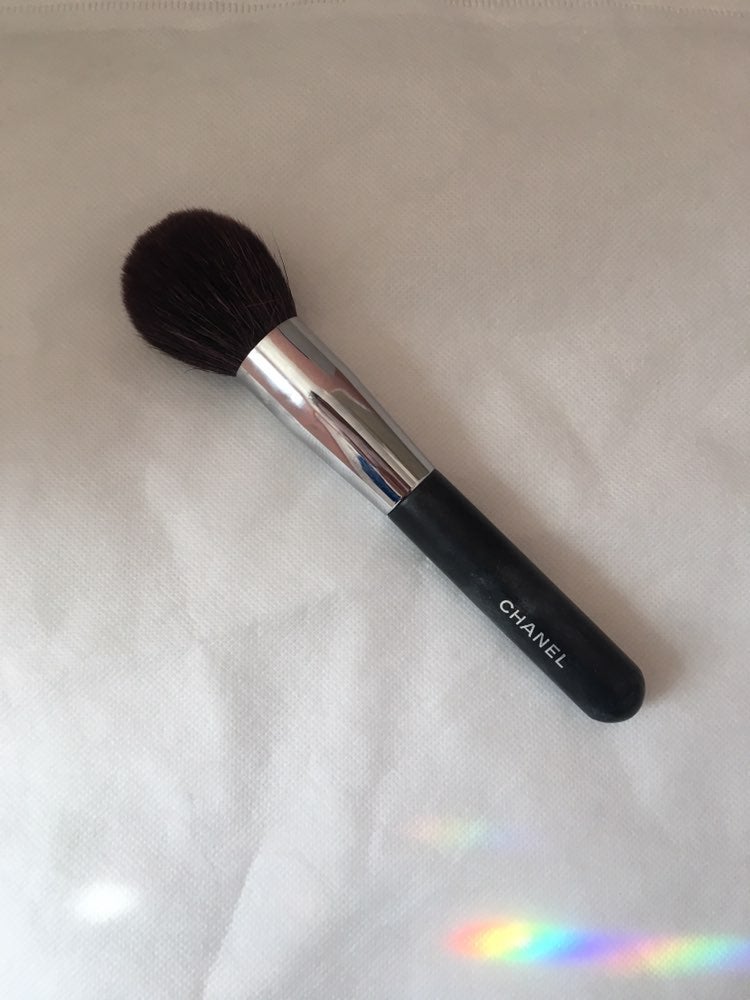 chanel powder brush