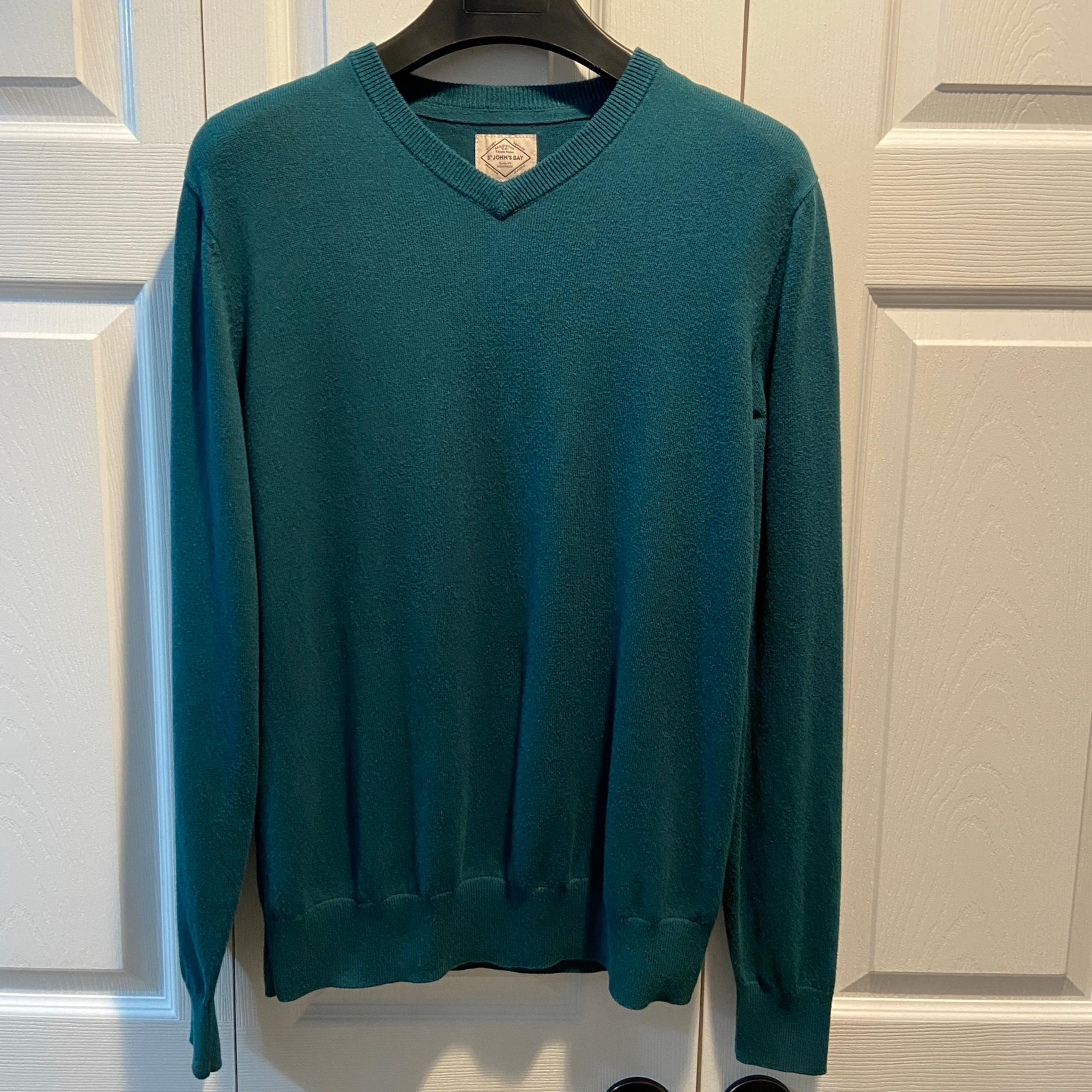 St. John’s Bay Teal V Neck Sweater - Men’s Medium
