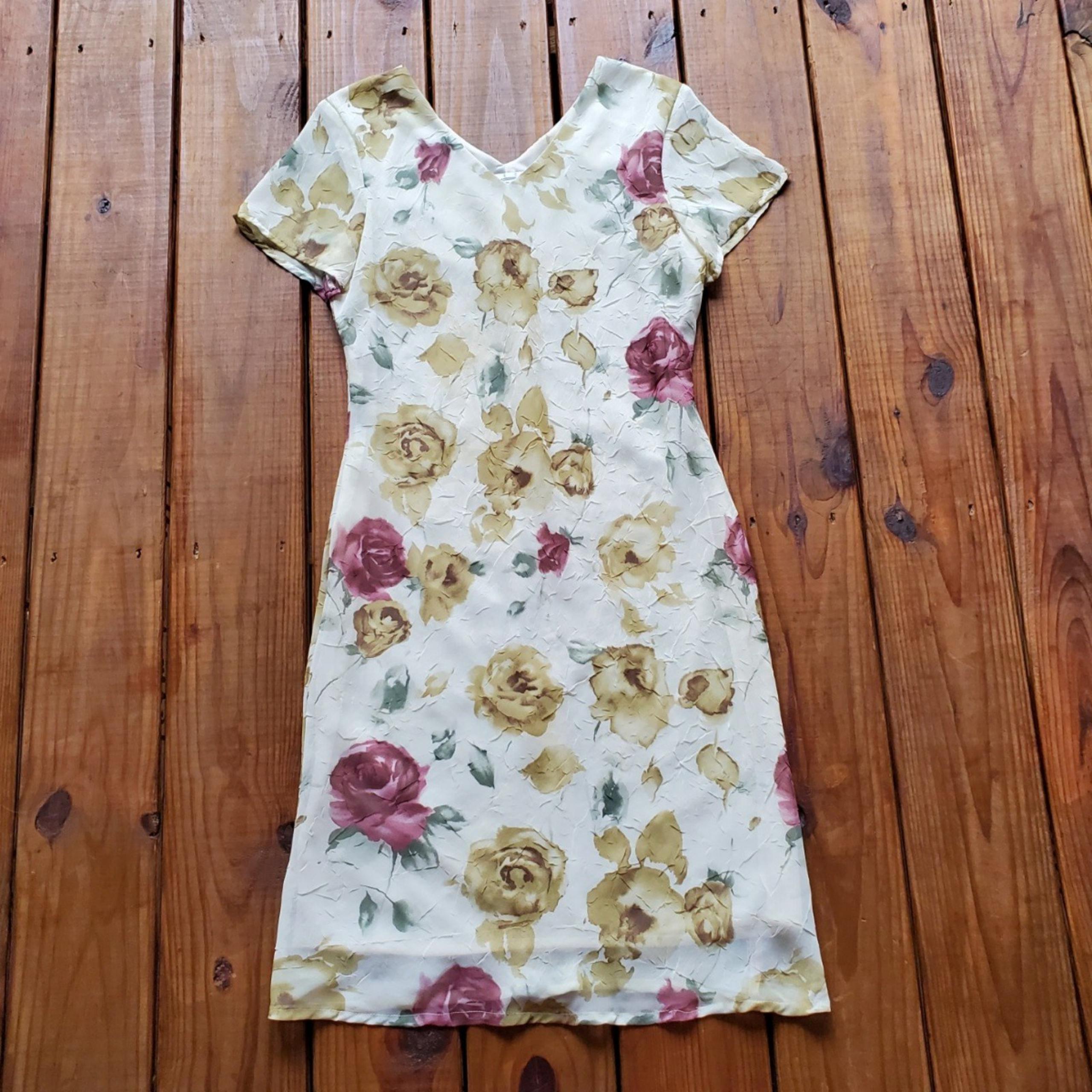 Vintage 90's Y2K M cream rose floral short sleeve v-neck dress