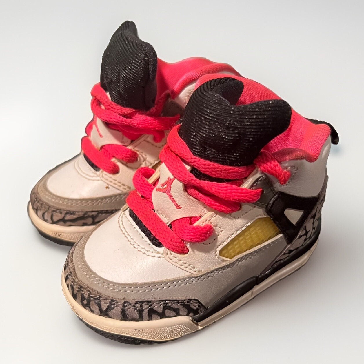 4C Jordan Spizike Article no. 684932-109 White/Hyper Pink-Black-Cl Grey Kids