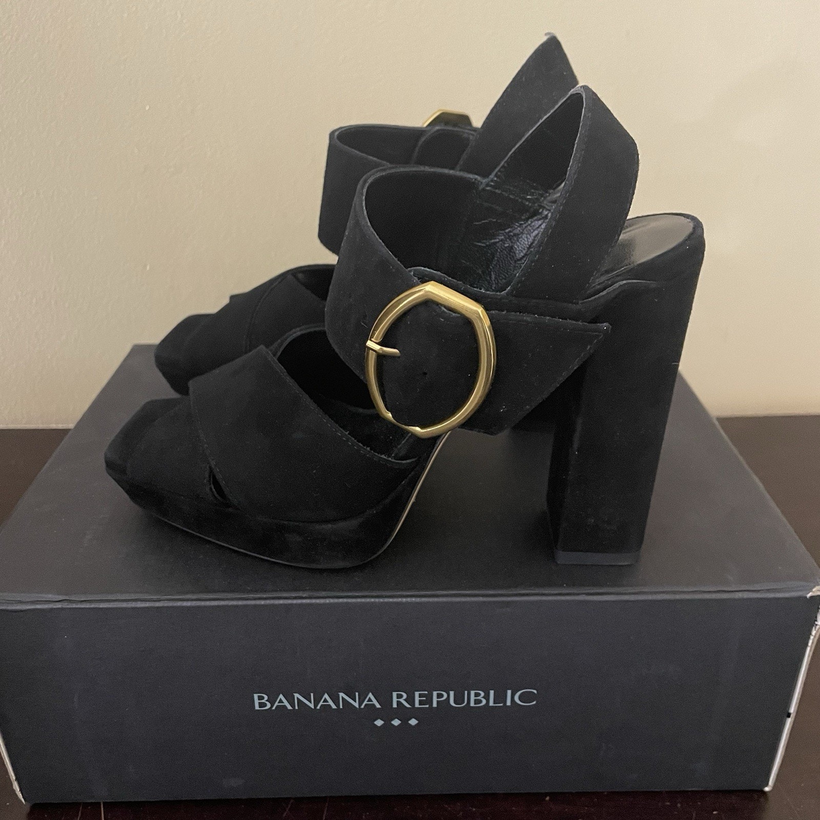 Banana Republic Suede Block Heel Sandals Size 7
