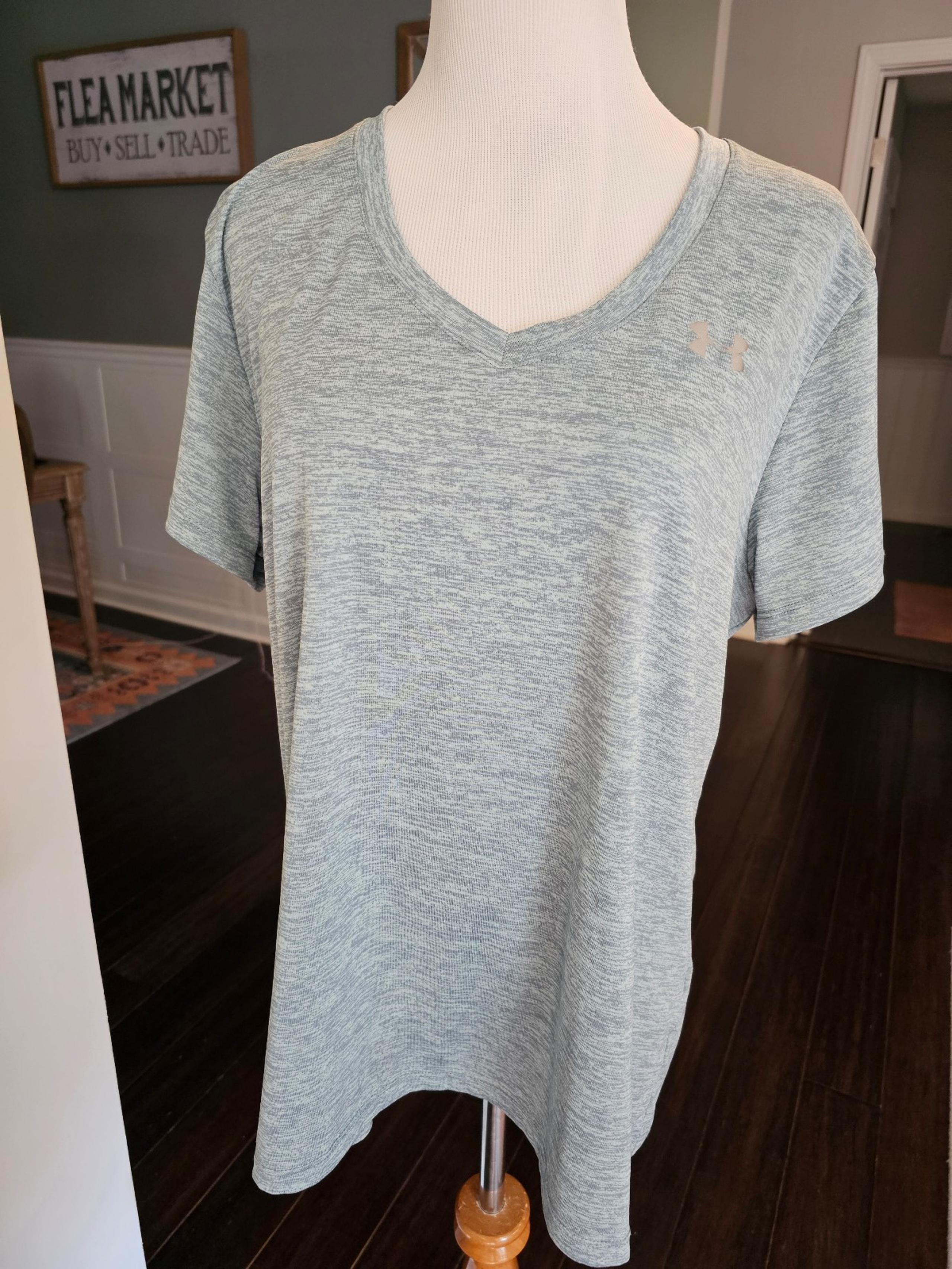 Under Armour Women's Size XL Space Dye Short Sleeve V-Neck T-Shirt Heat Gear