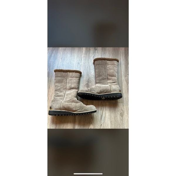 Stuart weitzman size 8 snow boots