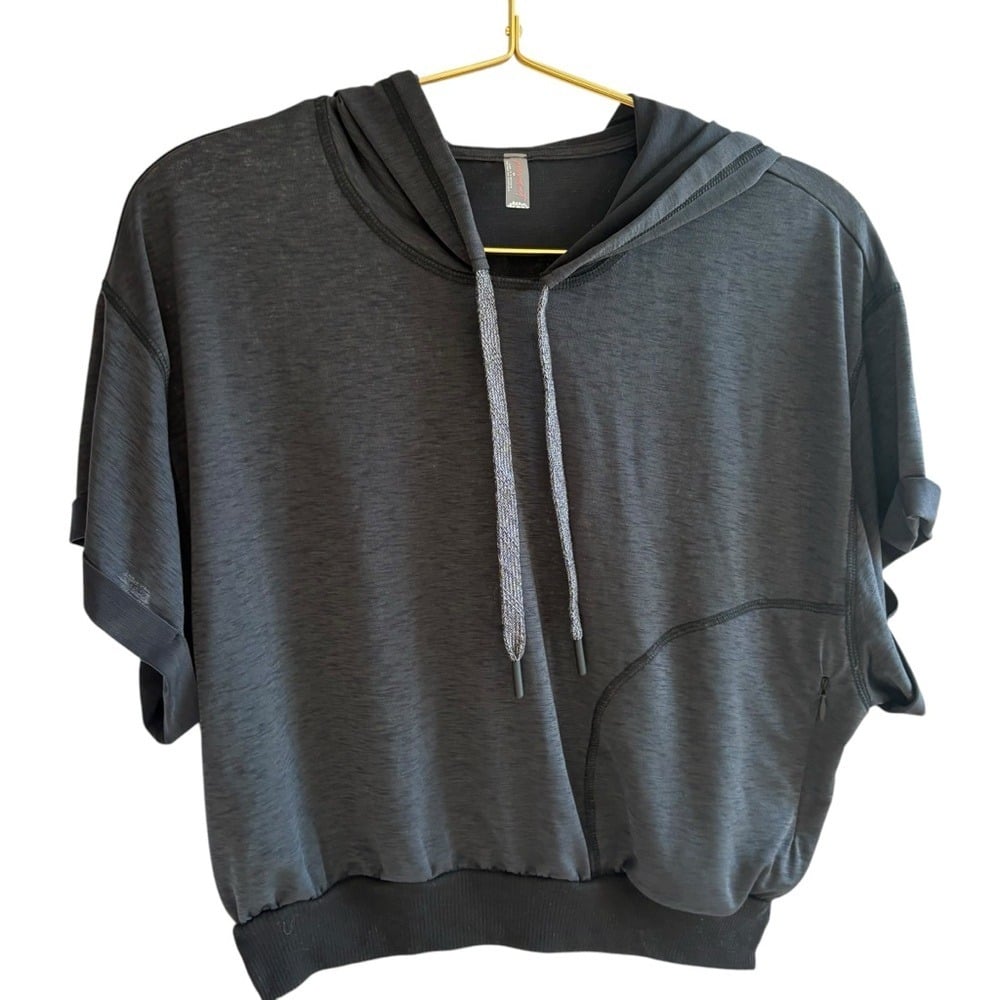 Free People Movement lightweight grey short sleeve workout hoodie. XS. EUC
