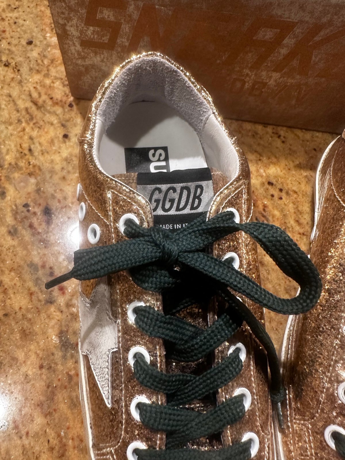 ゴールデングース(メタリックシルバー)36 GOLDEN GOOSE - 【最終値下げ価格】ゴールデングース シルバー