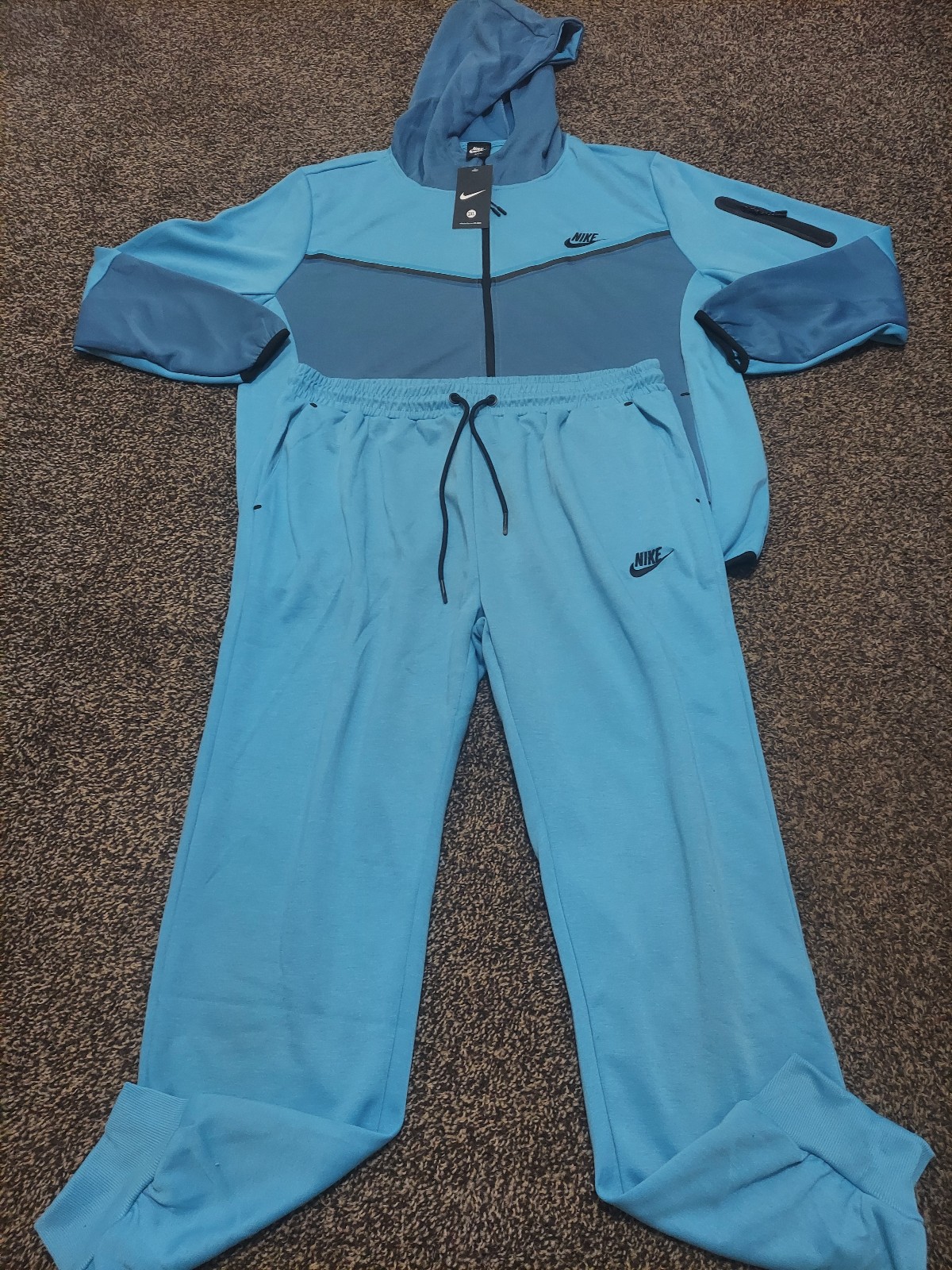 Men's Nike jogging suit