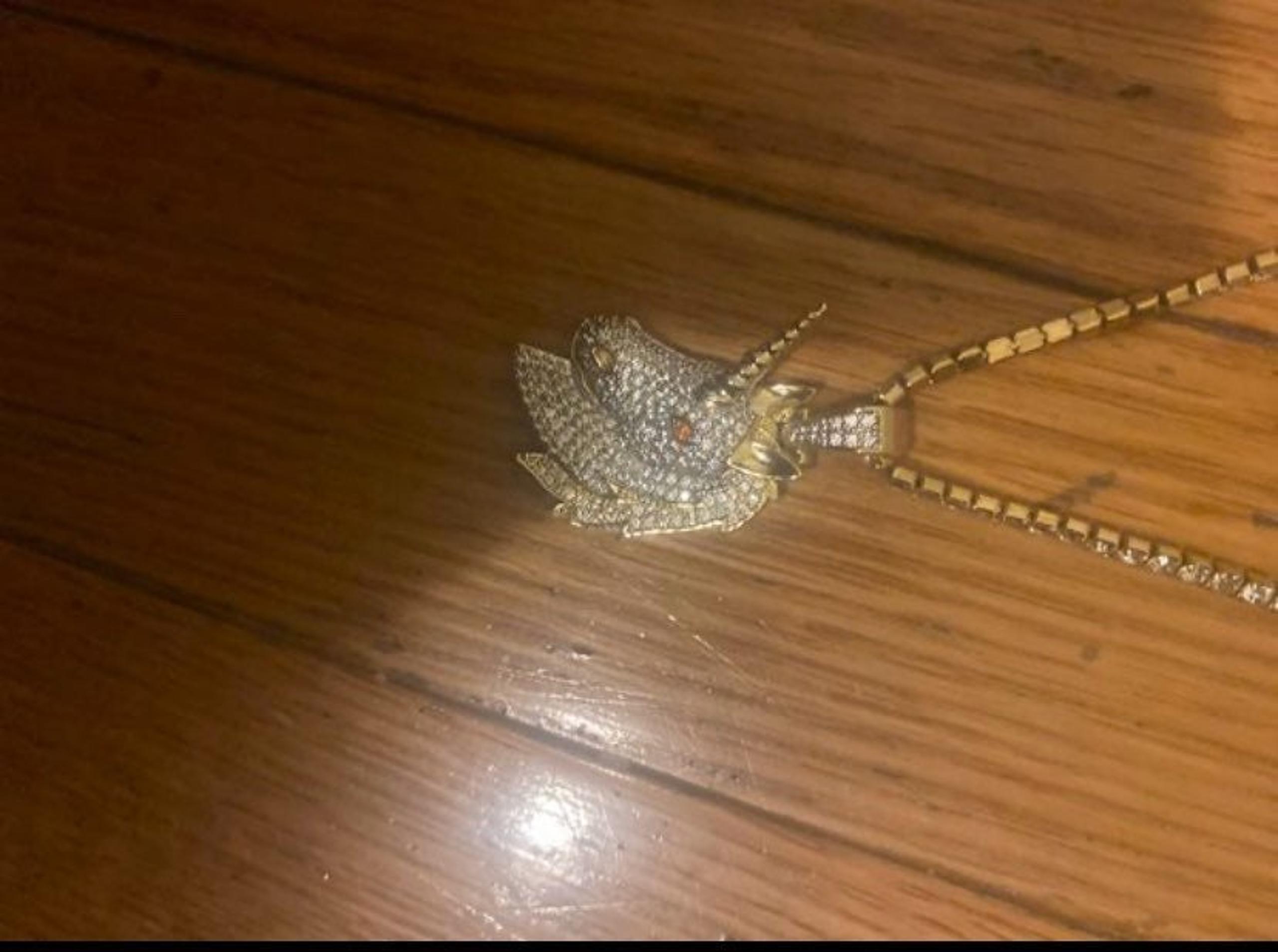 18k Gold Unicorn and VVs Chain