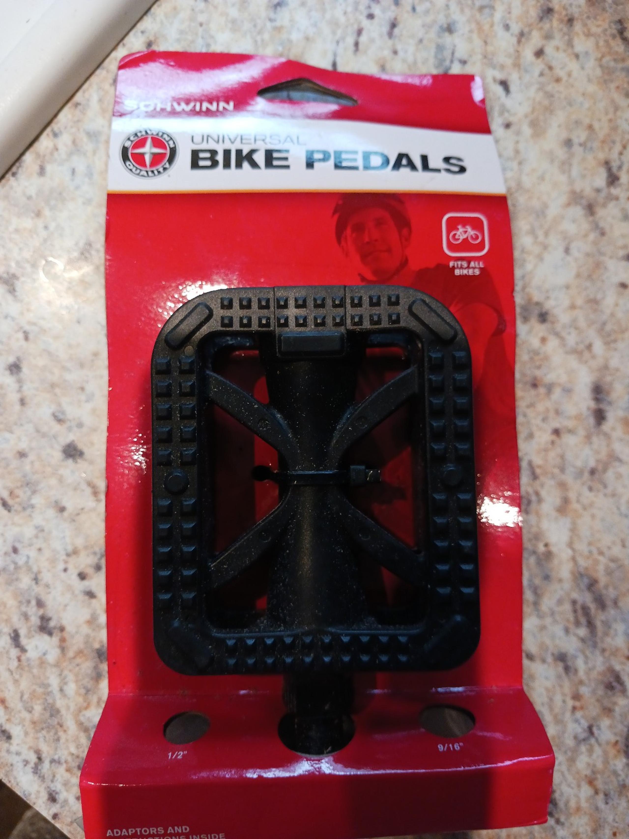 Schwinn new Universal bike pedals