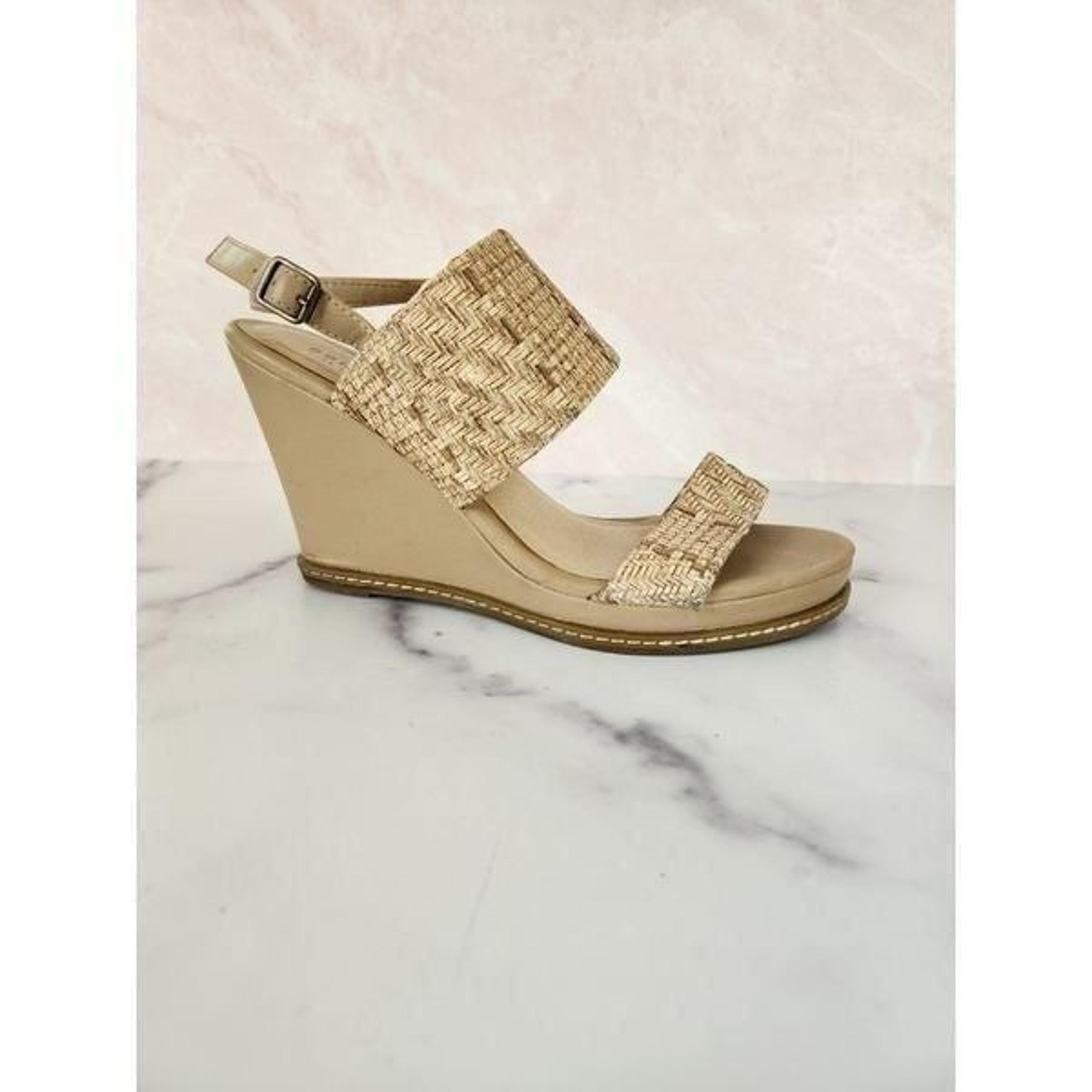 Bamboo womens size 8 open toe wide strap wedge high heel natural light wood colo